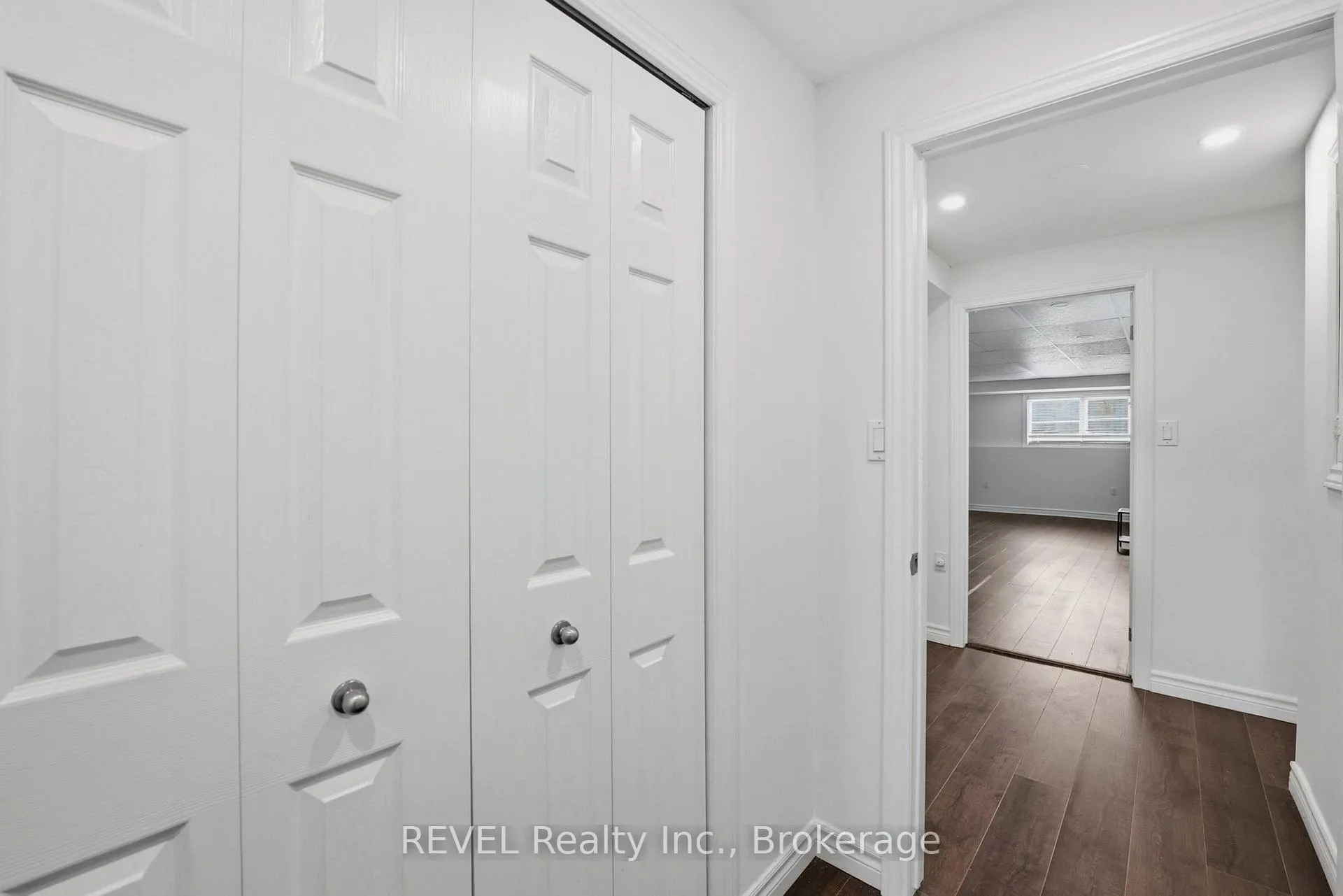 Photo 13 of 14 Deborah Court, St. Catharines, Secord Woods — HOMEH