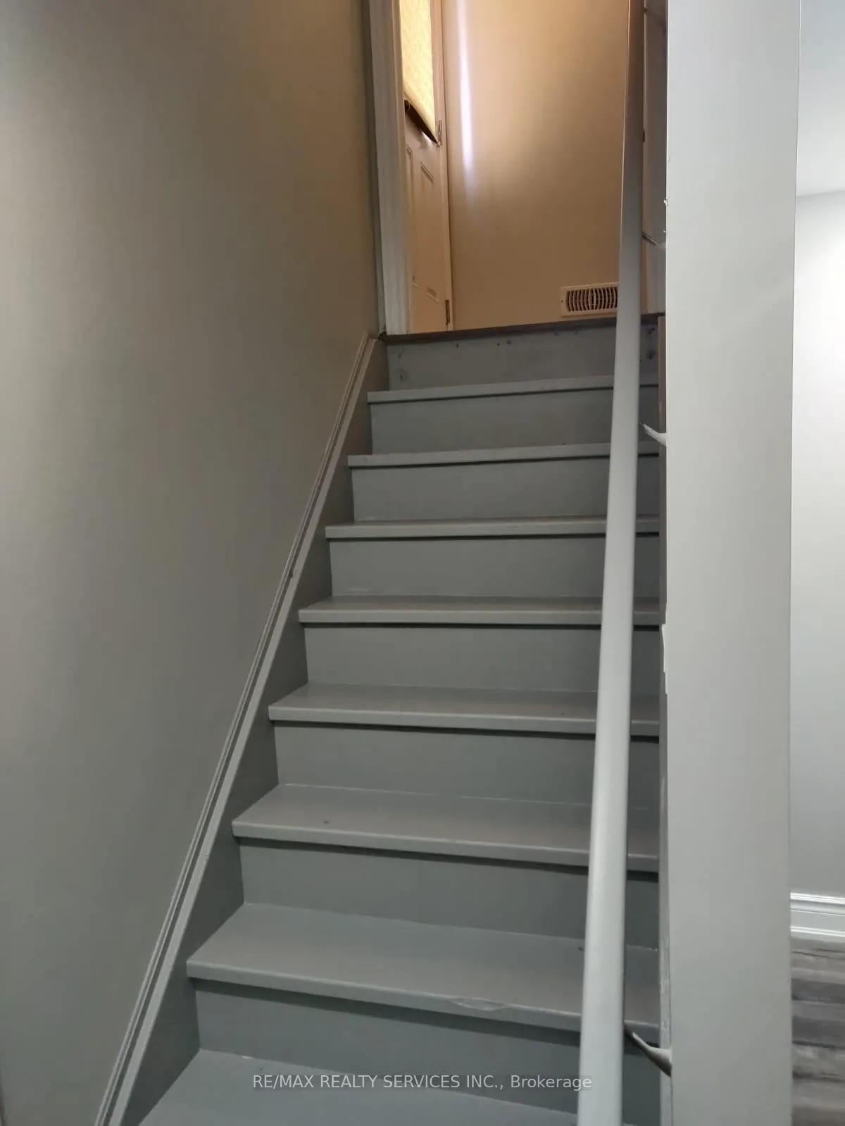 Photo 2 of Unit Basement, 4 Lackington Street, Brampton, Credit Valley — HOMEH