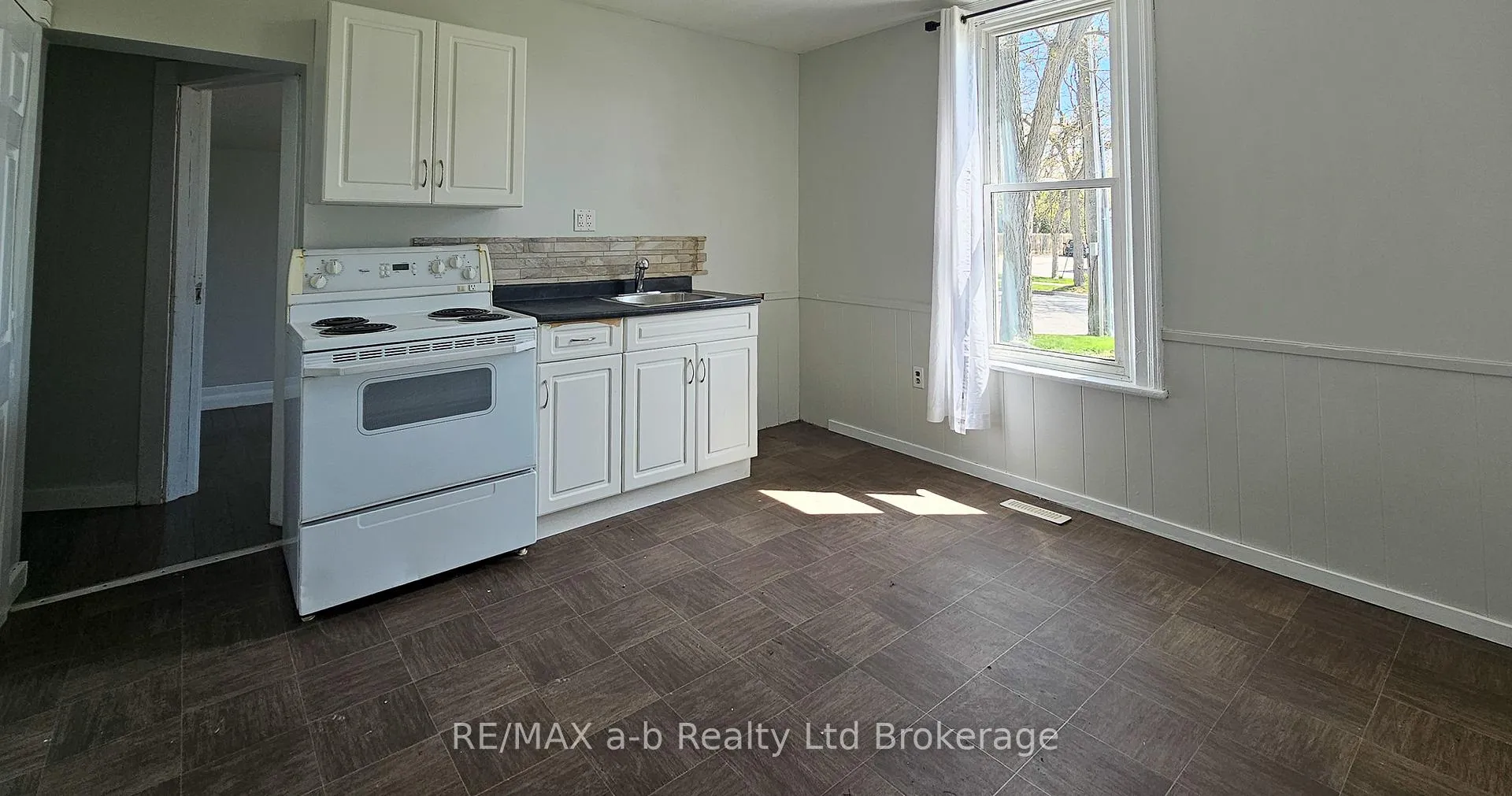Photo 5 of 311 Talbot Street W, Aylmer — HOMEH