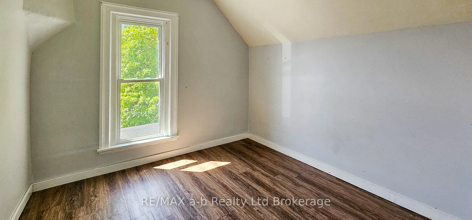 Photo 13 of 311 Talbot Street W, Aylmer — HOMEH