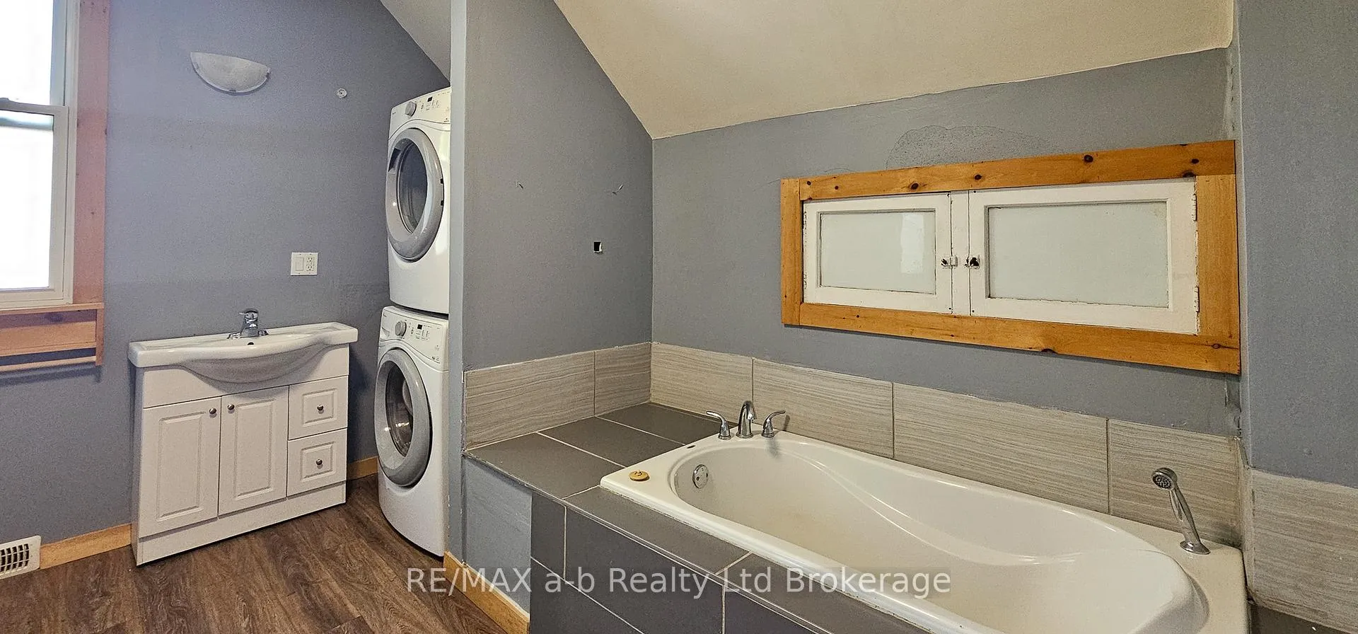 Photo 15 of 311 Talbot Street W, Aylmer — HOMEH