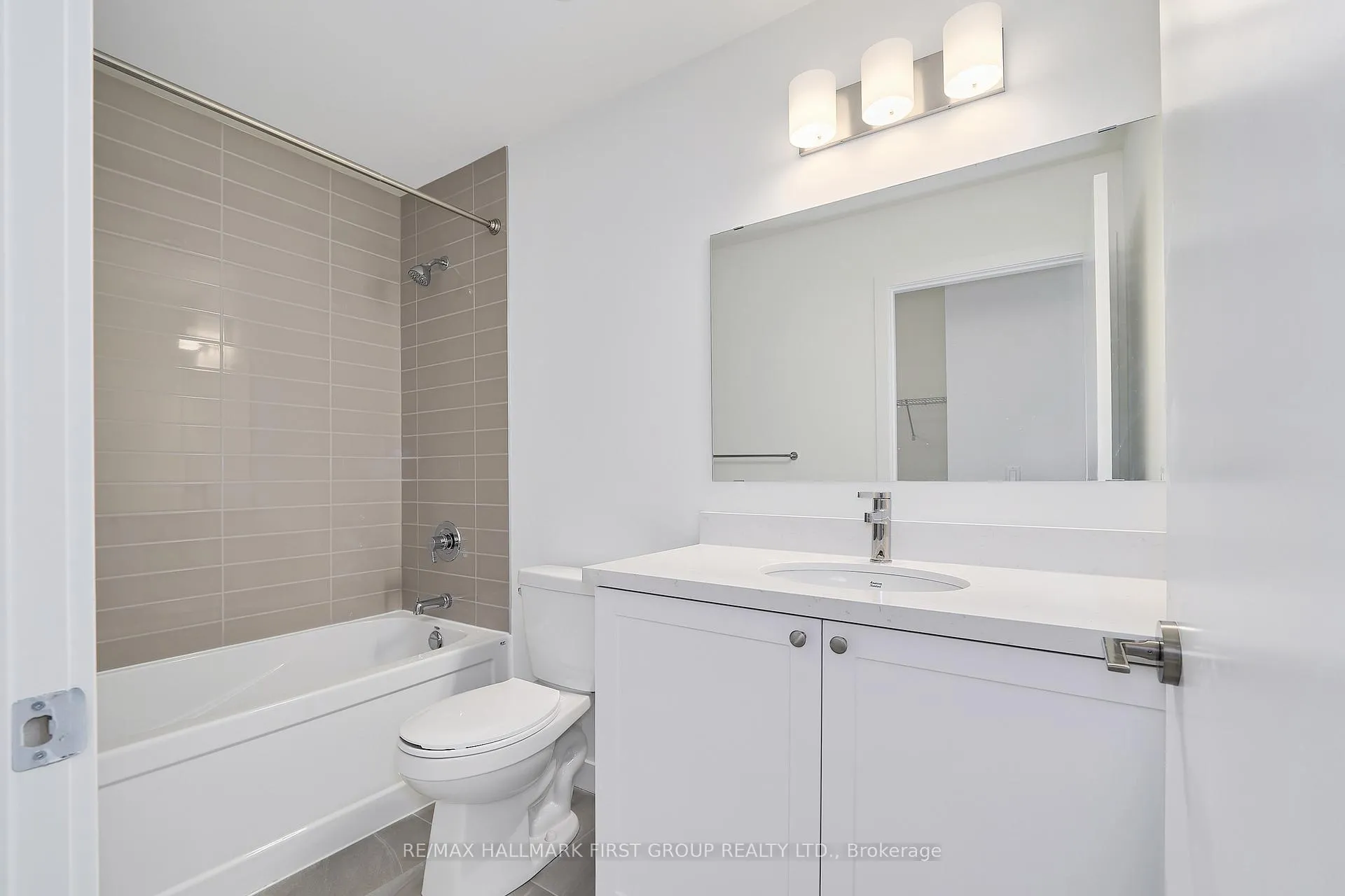 Photo 10 of Unit 1017, 51 Clarington Boulevard, Clarington, Bowmanville — HOMEH