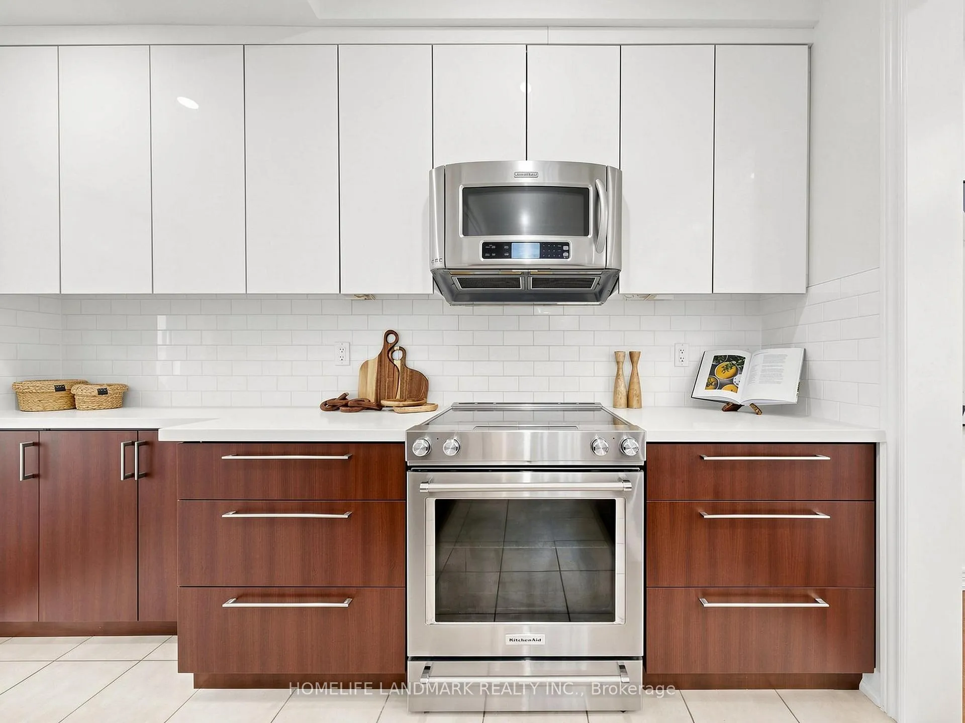 Photo 12 of 8 Ivory Silk Drive, Markham, Cathedraltown — HOMEH