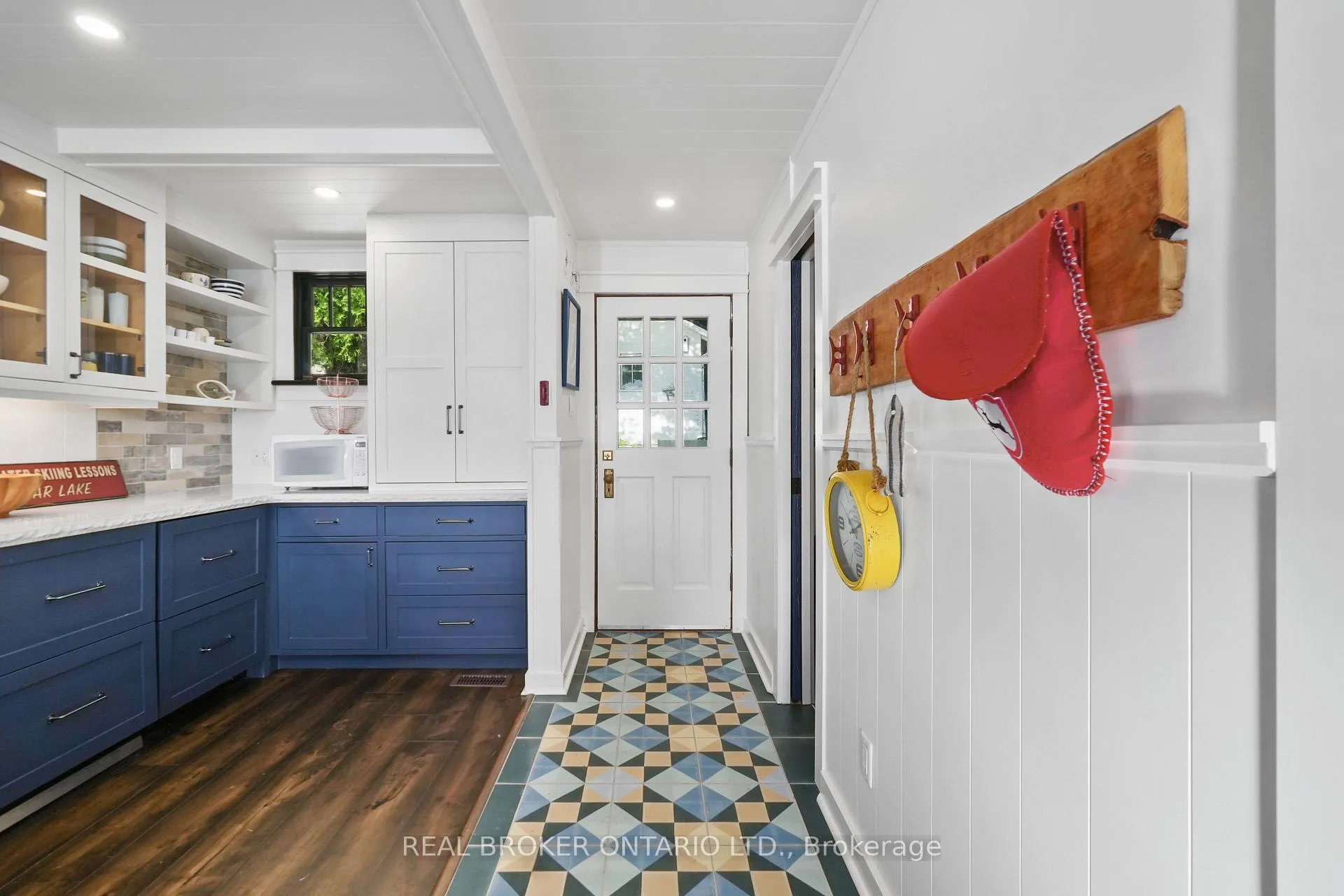 Photo 18 of 2021 Third Line, Douro-Dummer — HOMEH