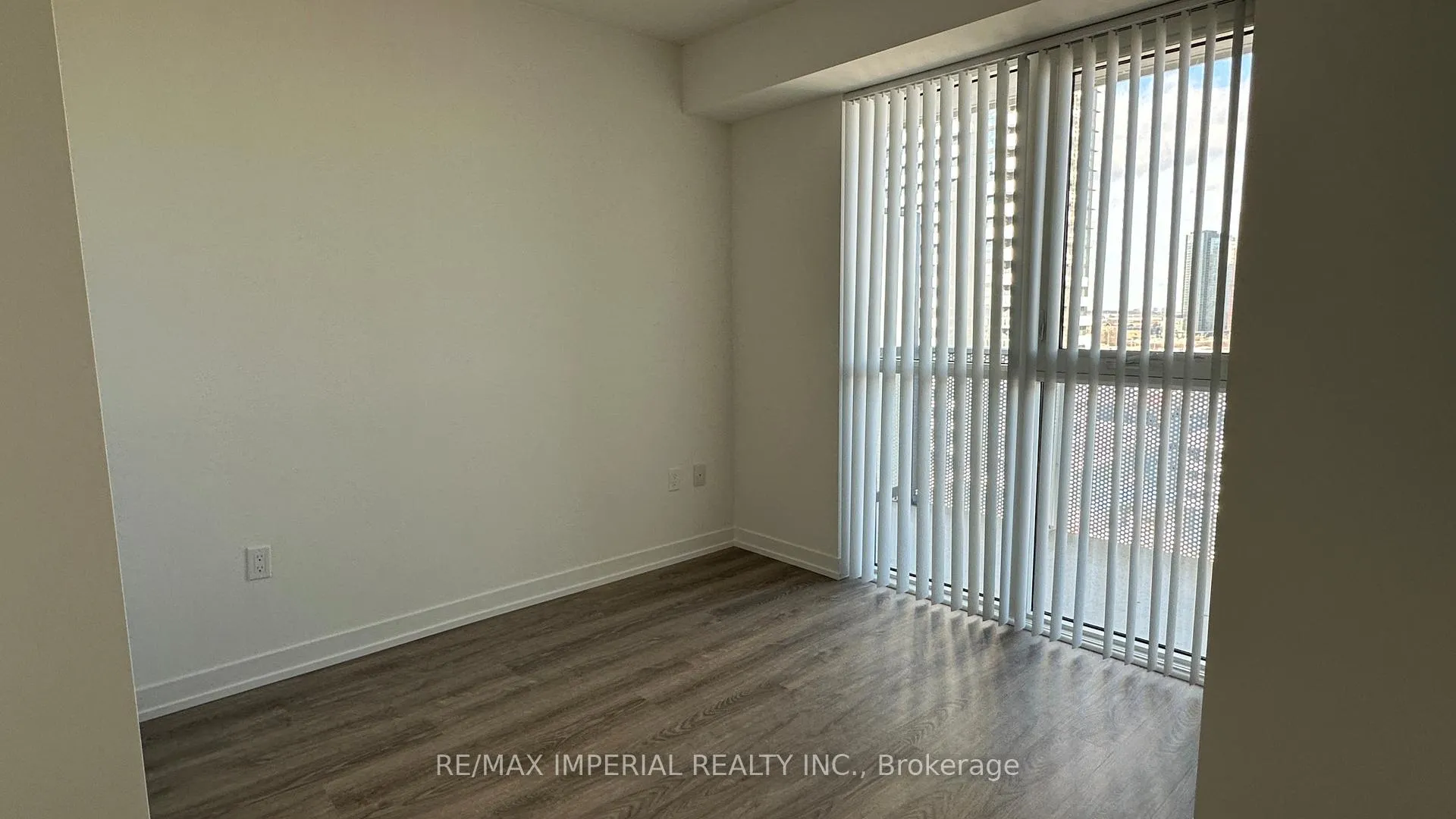 Photo 8 of Unit 1601, 195 Commerce Street, Vaughan, Vaughan Corporate Centre — HOMEH