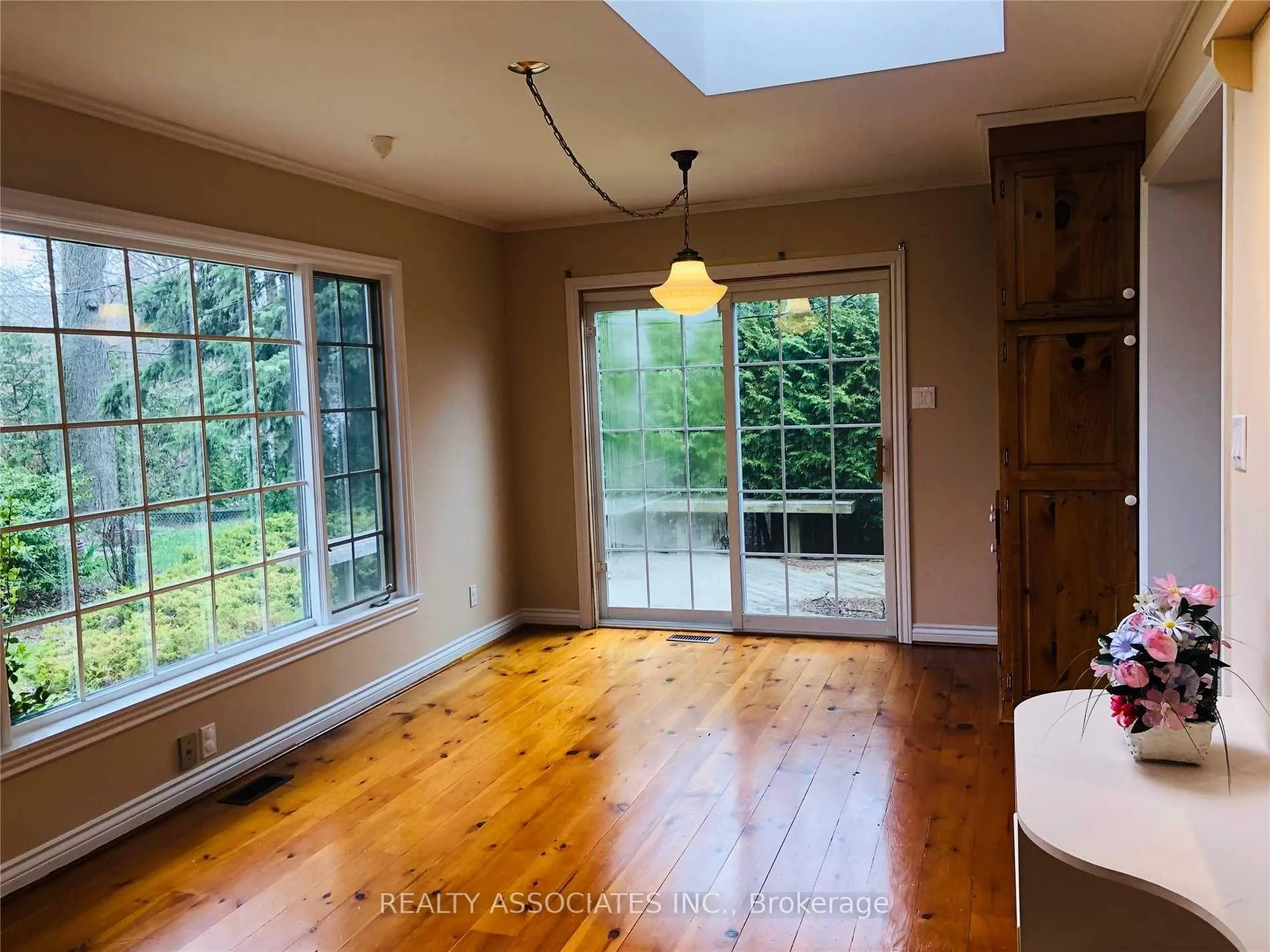Photo 6 of 32 Almond Avenue, Markham, Grandview — HOMEH