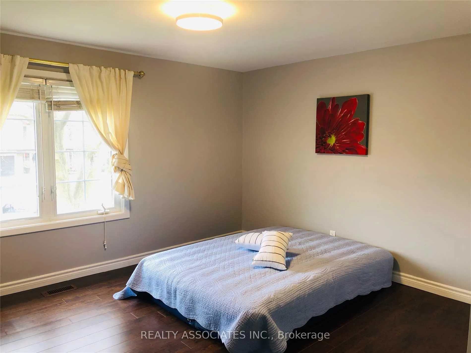 Photo 7 of 32 Almond Avenue, Markham, Grandview — HOMEH