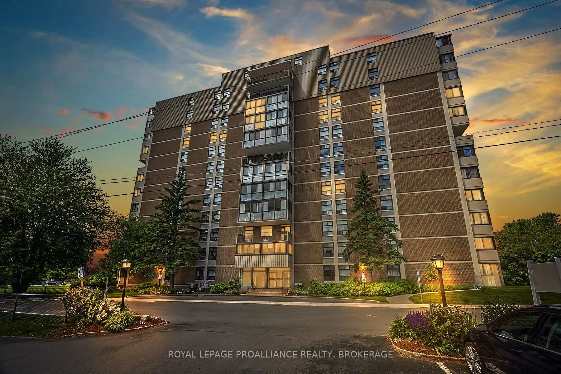 Photo 1 of Unit 903, 2 Mowat Avenue, Kingston, Central City West — HOMEH
