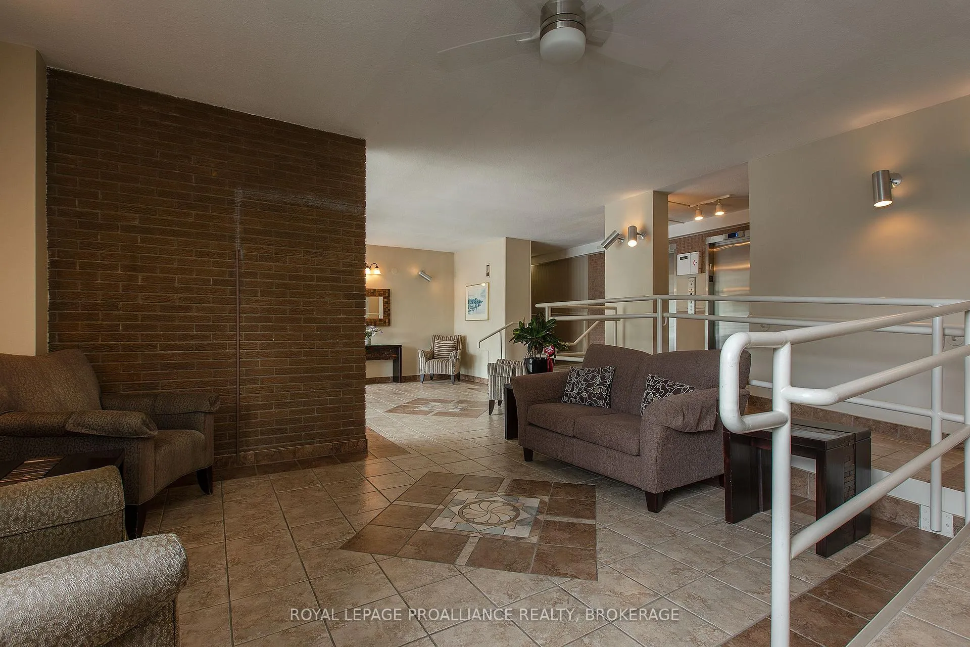 Photo 15 of Unit 903, 2 Mowat Avenue, Kingston, Central City West — HOMEH