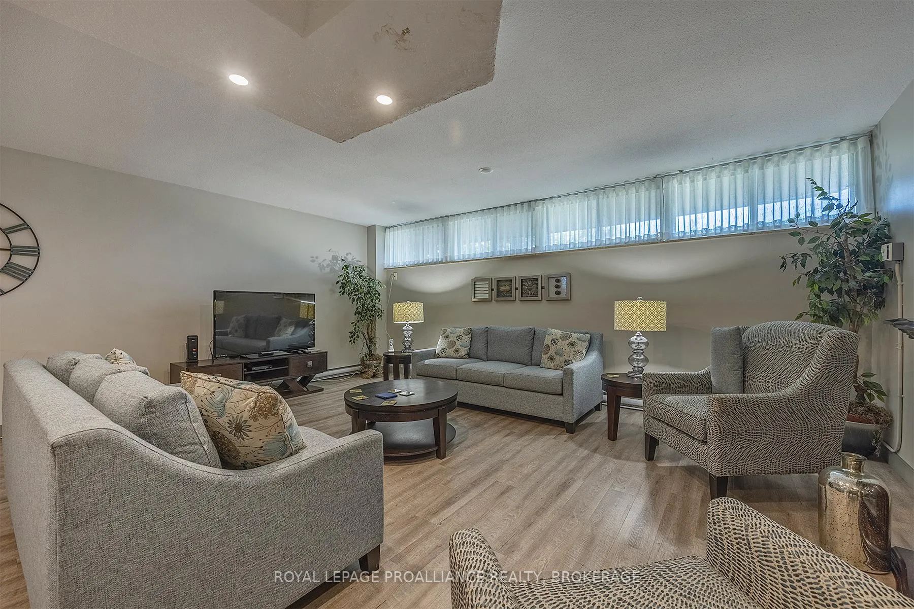 Photo 16 of Unit 903, 2 Mowat Avenue, Kingston, Central City West — HOMEH