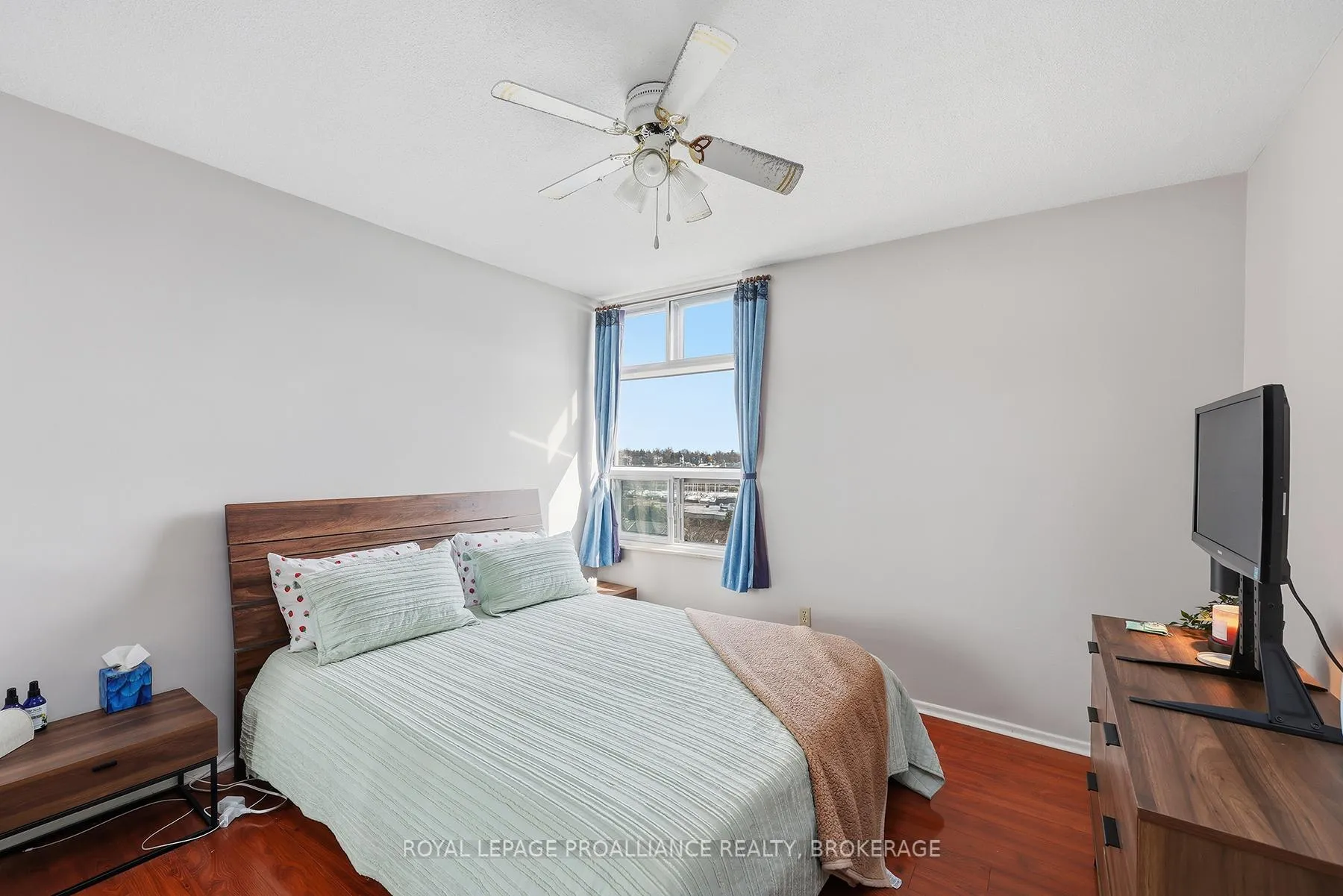 Photo 34 of Unit 903, 2 Mowat Avenue, Kingston, Central City West — HOMEH