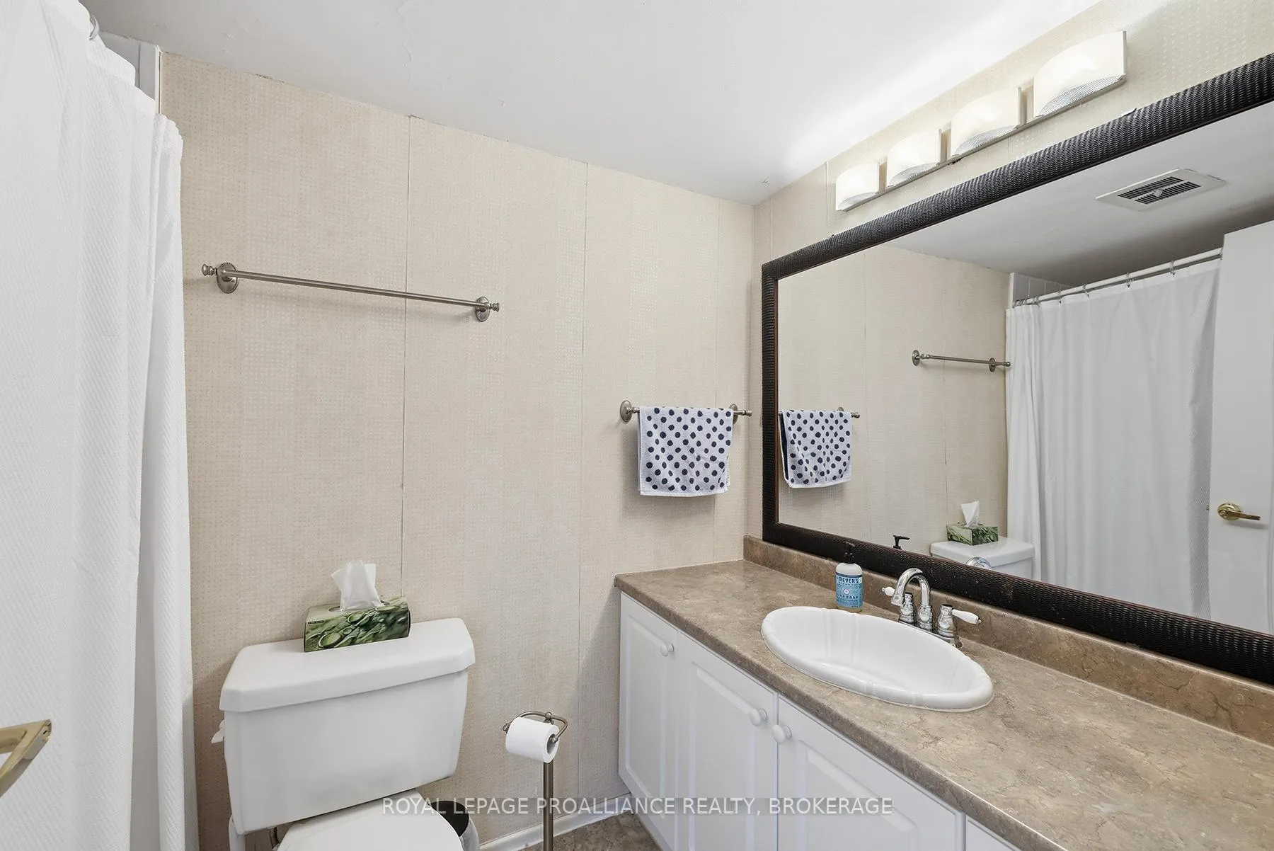 Photo 36 of Unit 903, 2 Mowat Avenue, Kingston, Central City West — HOMEH