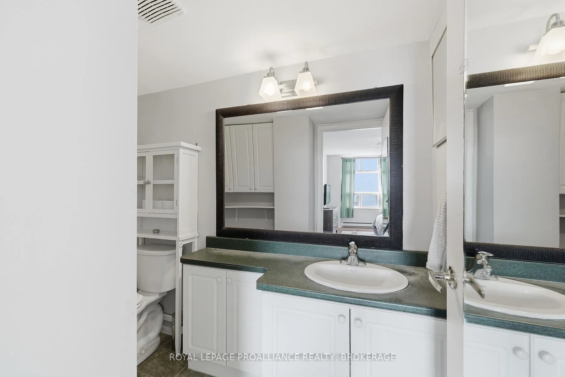 Photo 40 of Unit 903, 2 Mowat Avenue, Kingston, Central City West — HOMEH