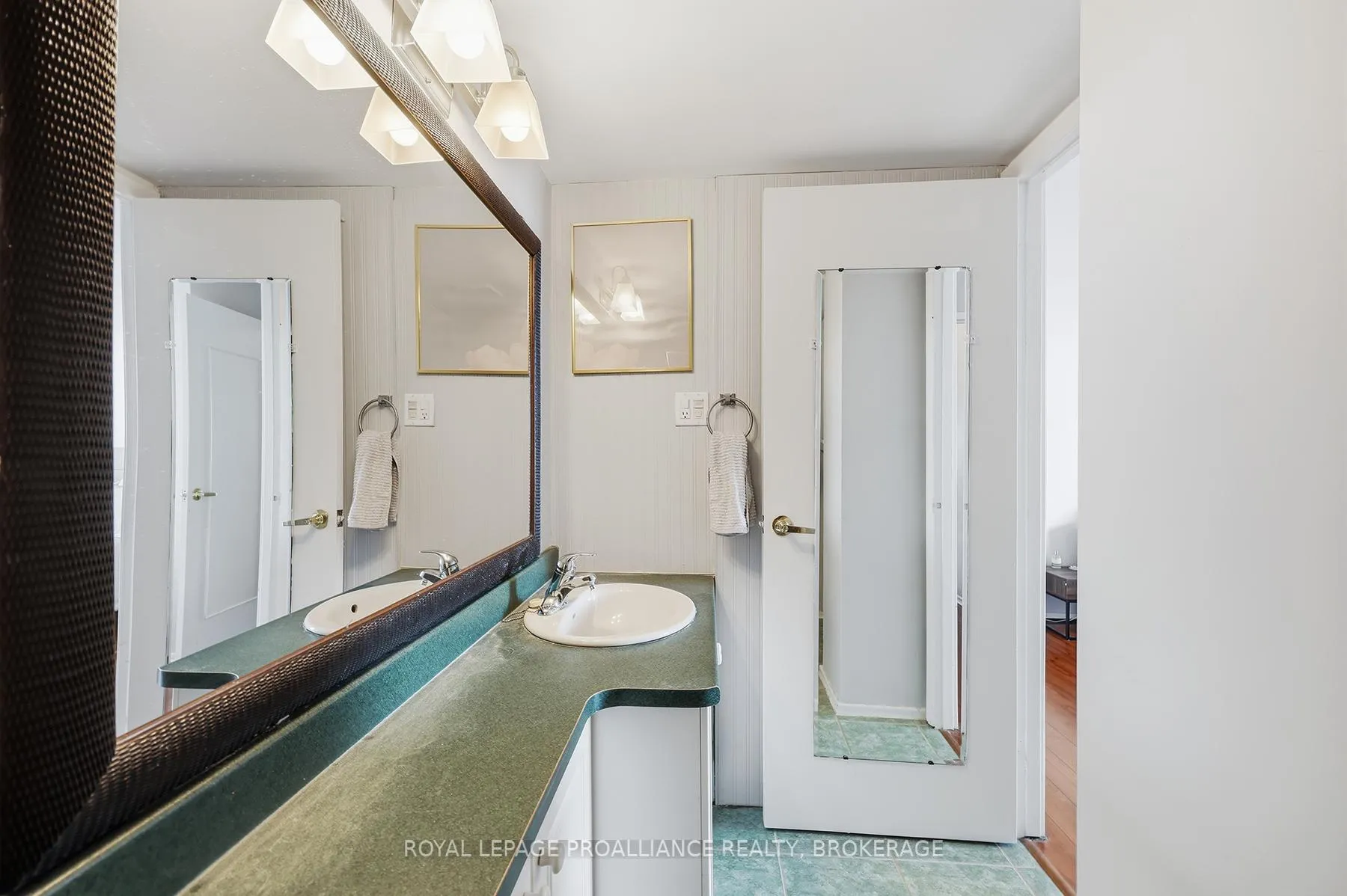 Photo 42 of Unit 903, 2 Mowat Avenue, Kingston, Central City West — HOMEH