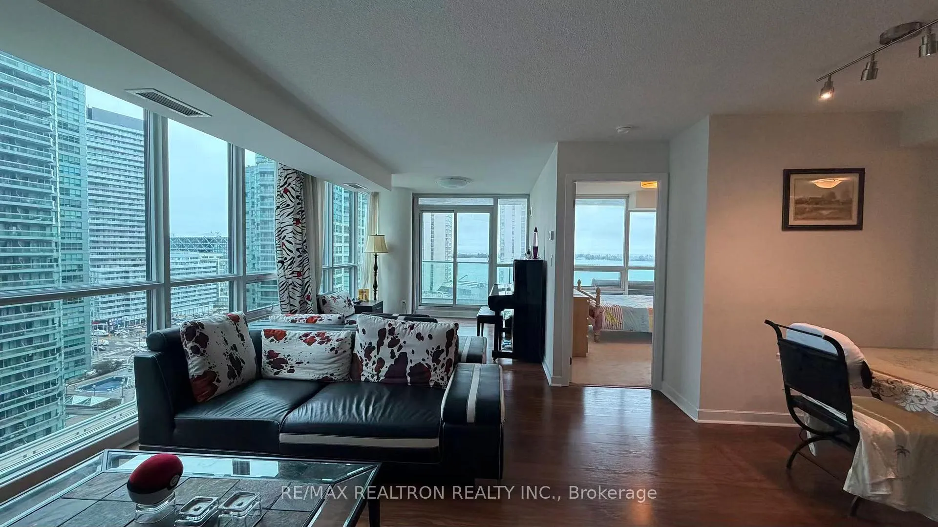 Photo 2 of Unit 1508, 33 Bay Street, Toronto, Waterfront Communities — HOMEH