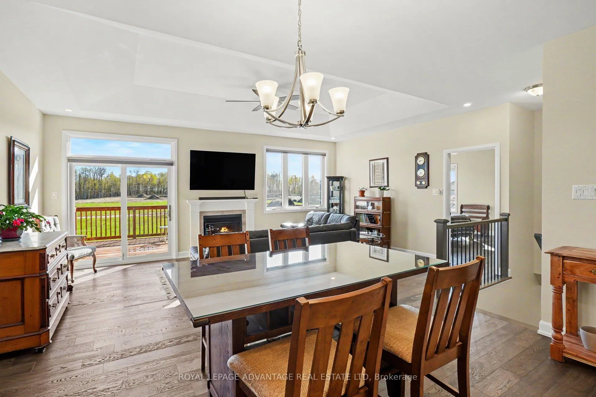 Photo 7 of 23 Senators Gate Drive, Perth — HOMEH