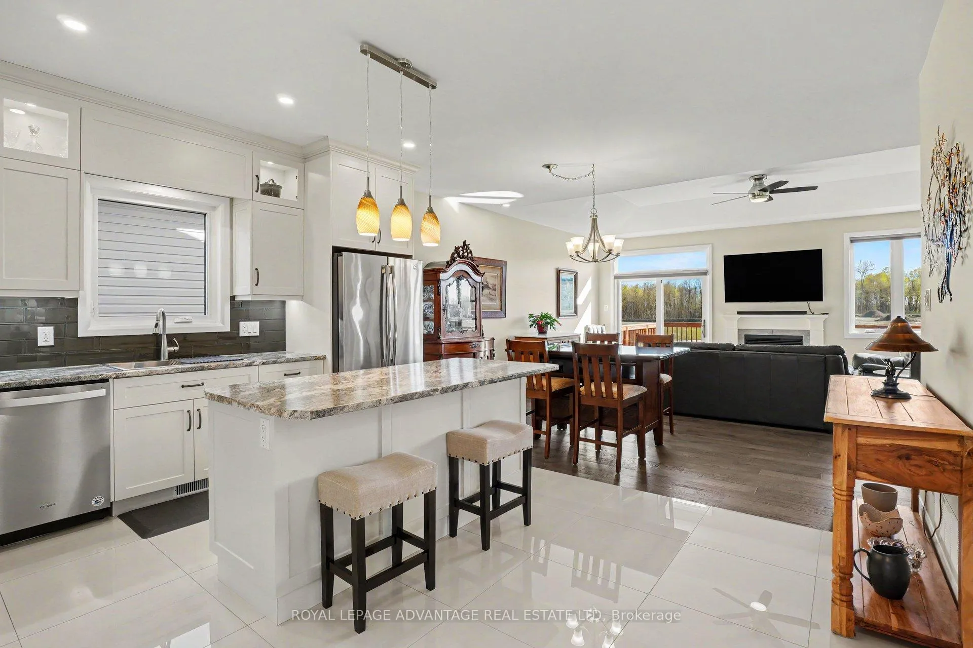 Photo 10 of 23 Senators Gate Drive, Perth — HOMEH