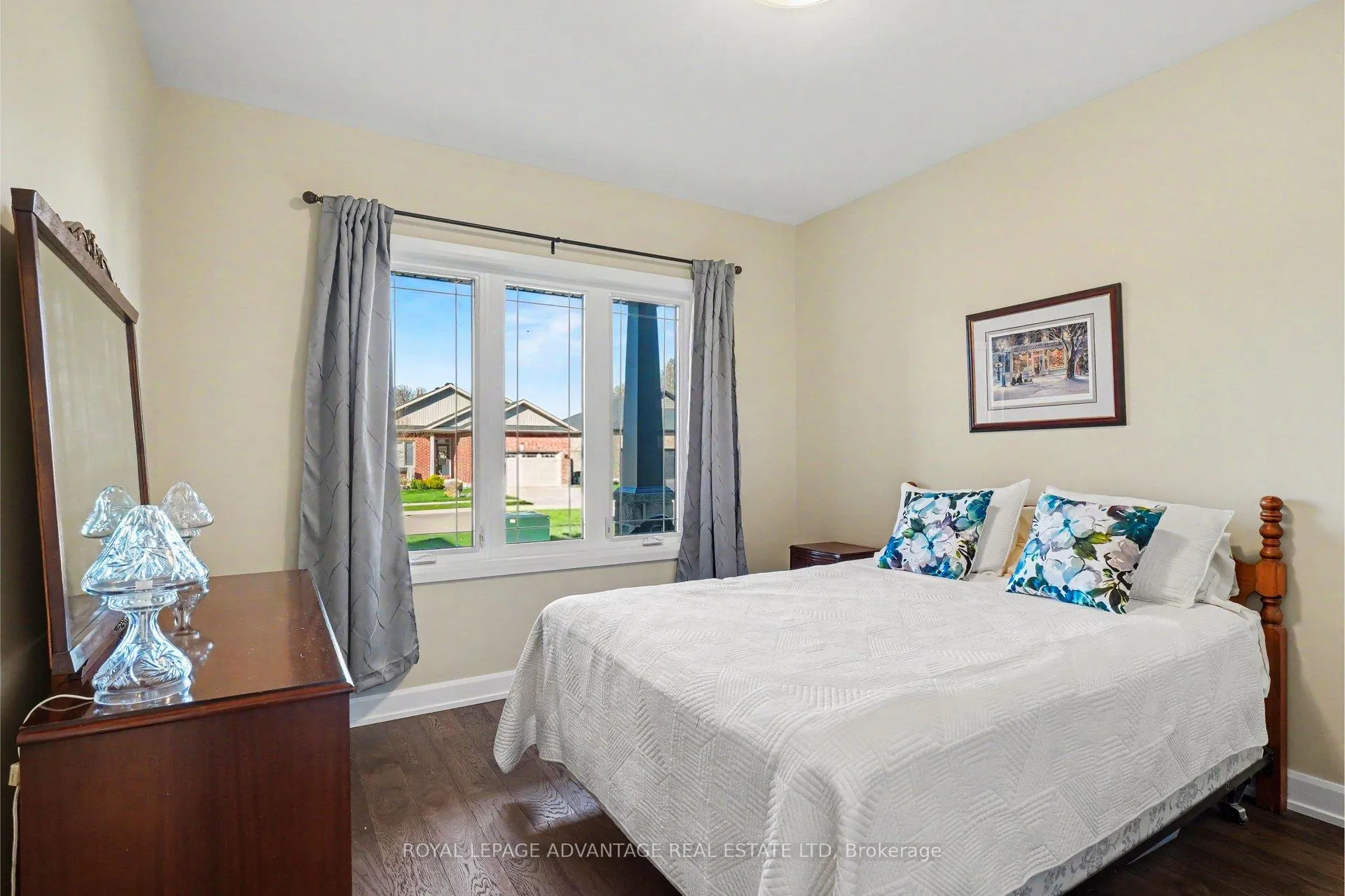 Photo 20 of 23 Senators Gate Drive, Perth — HOMEH