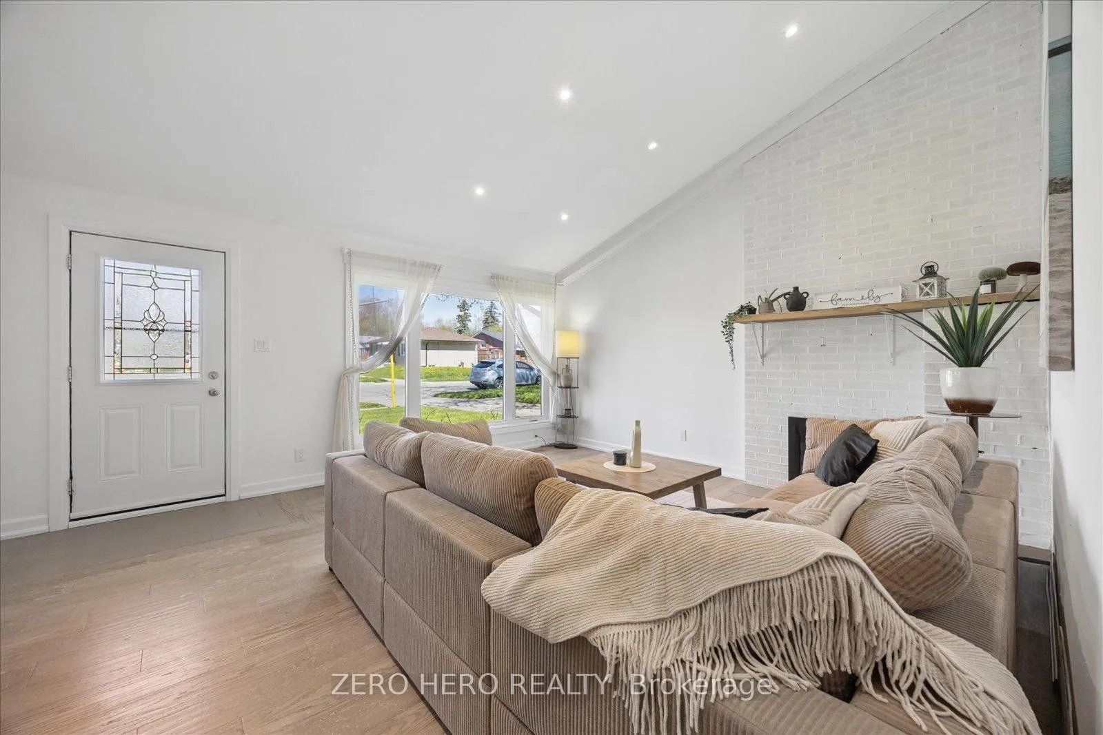 Photo 4 of 91 Benleigh Drive, Scarborough, Woburn — HOMEH