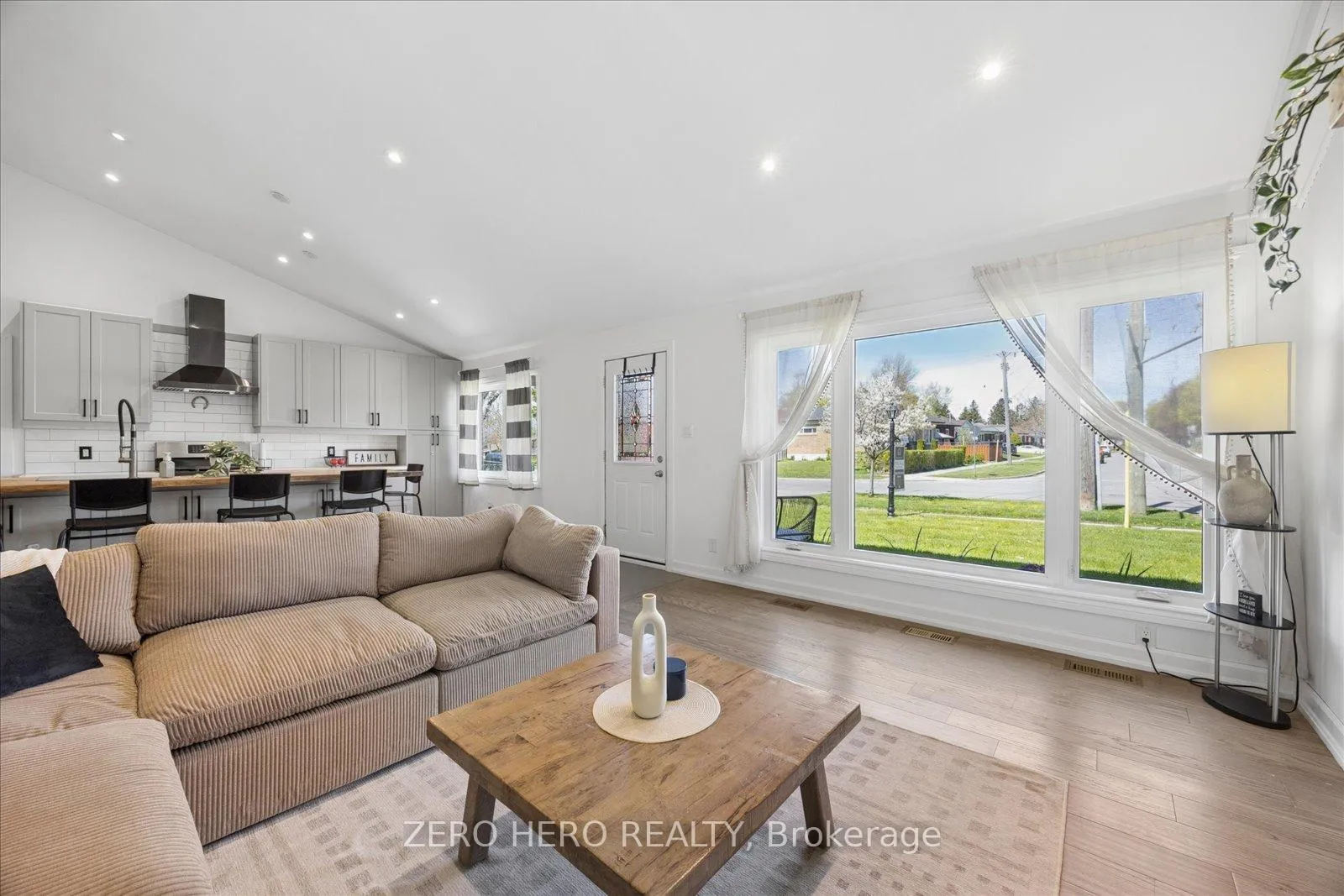 Photo 7 of 91 Benleigh Drive, Scarborough, Woburn — HOMEH