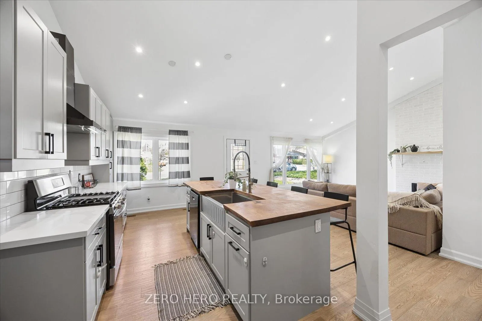 Photo 10 of 91 Benleigh Drive, Scarborough, Woburn — HOMEH