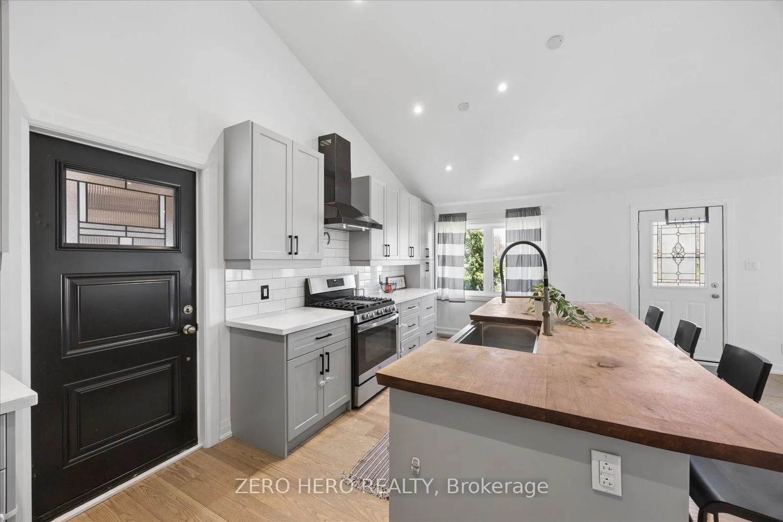 Photo 11 of 91 Benleigh Drive, Scarborough, Woburn — HOMEH
