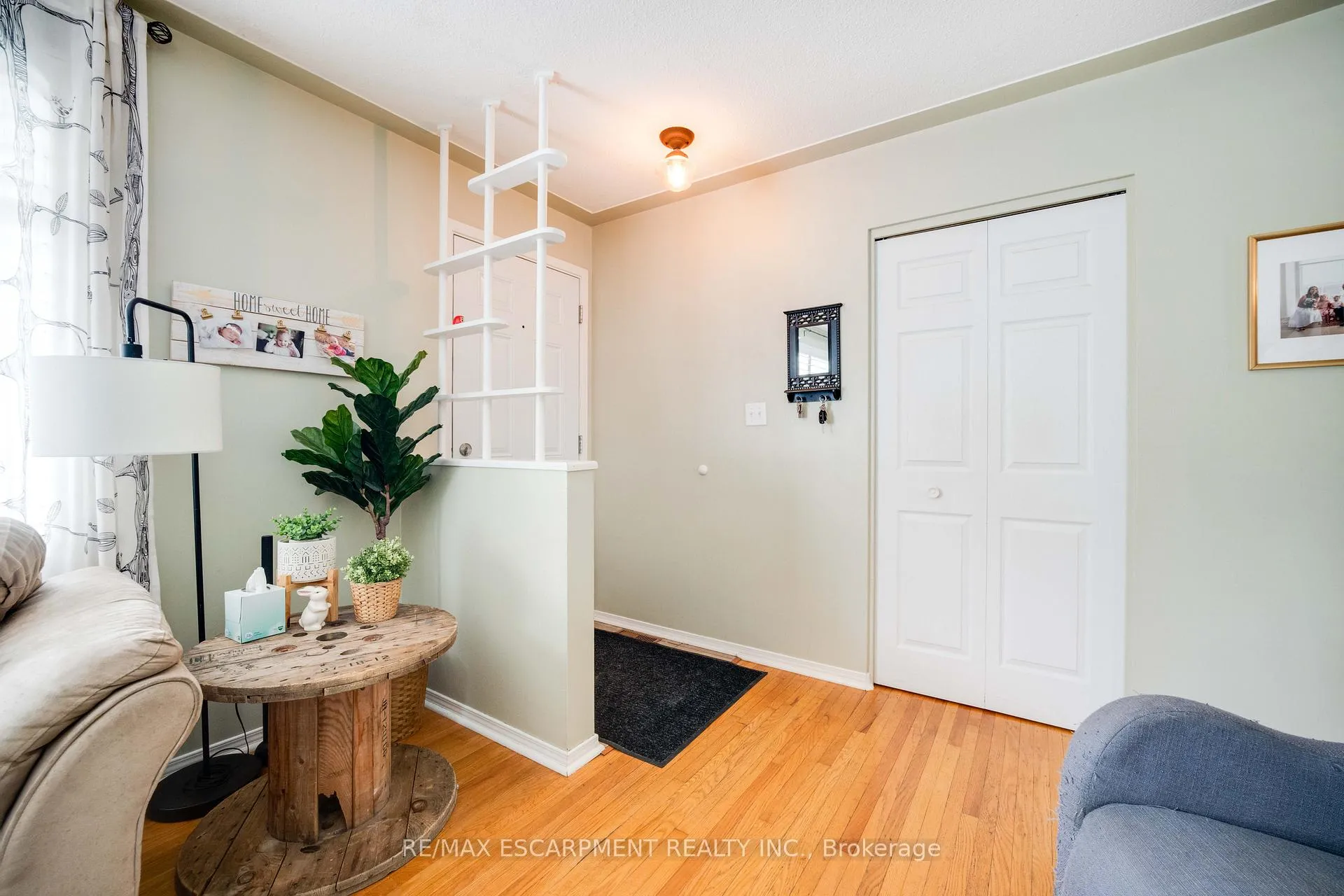 Photo 5 of 50 Ellenson Drive, Brantford — HOMEH
