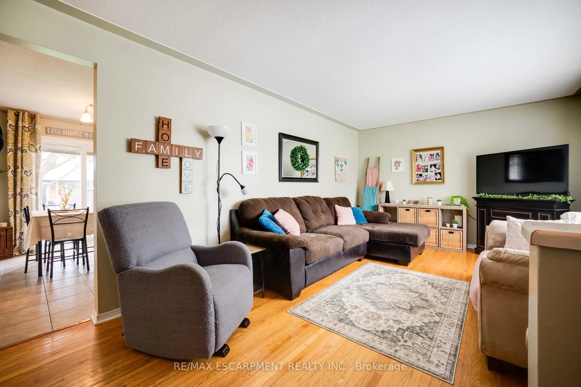 Photo 6 of 50 Ellenson Drive, Brantford — HOMEH