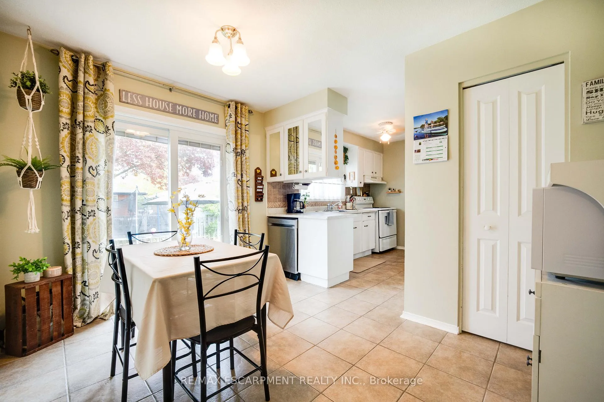 Photo 7 of 50 Ellenson Drive, Brantford — HOMEH