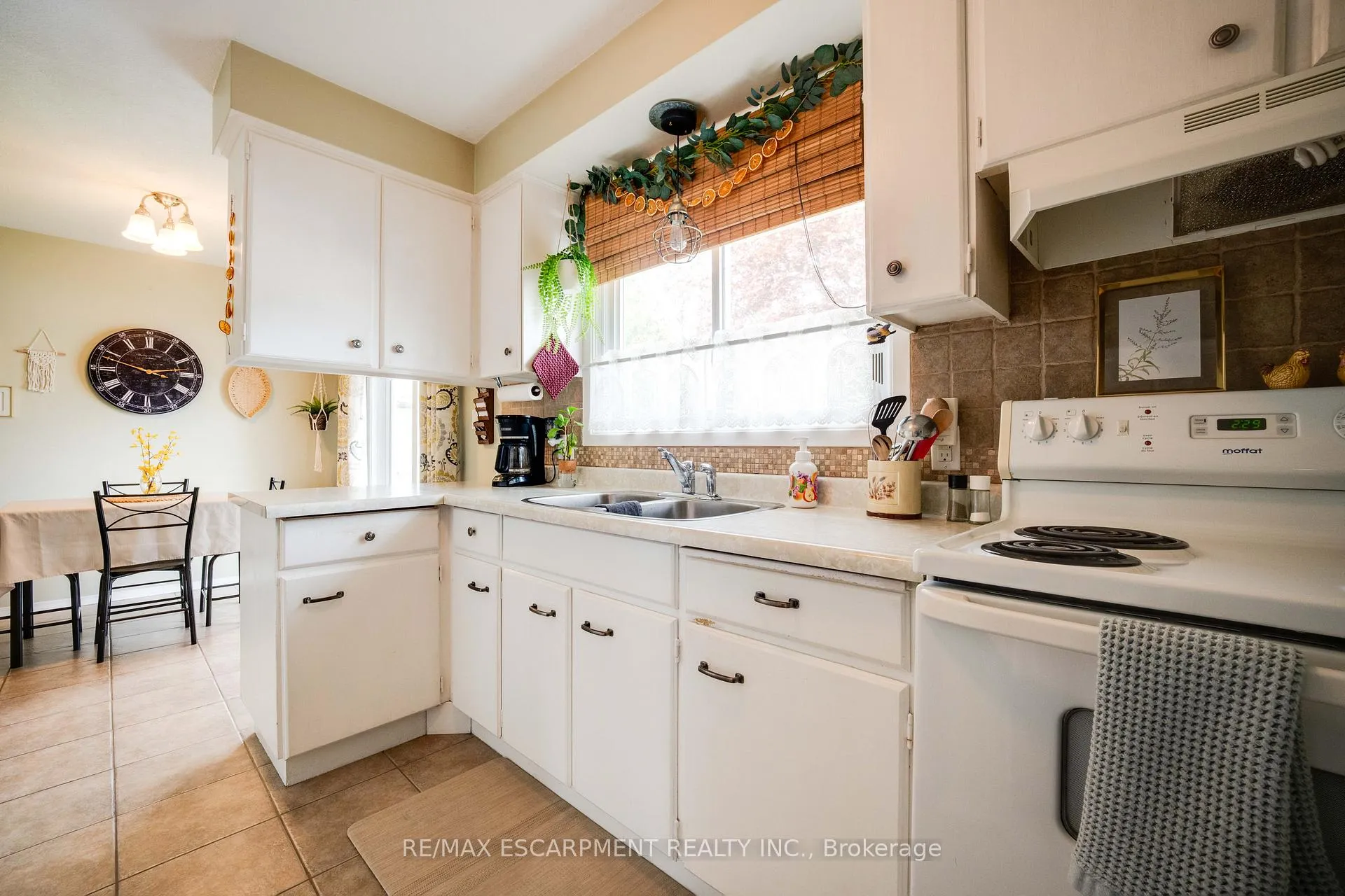 Photo 8 of 50 Ellenson Drive, Brantford — HOMEH