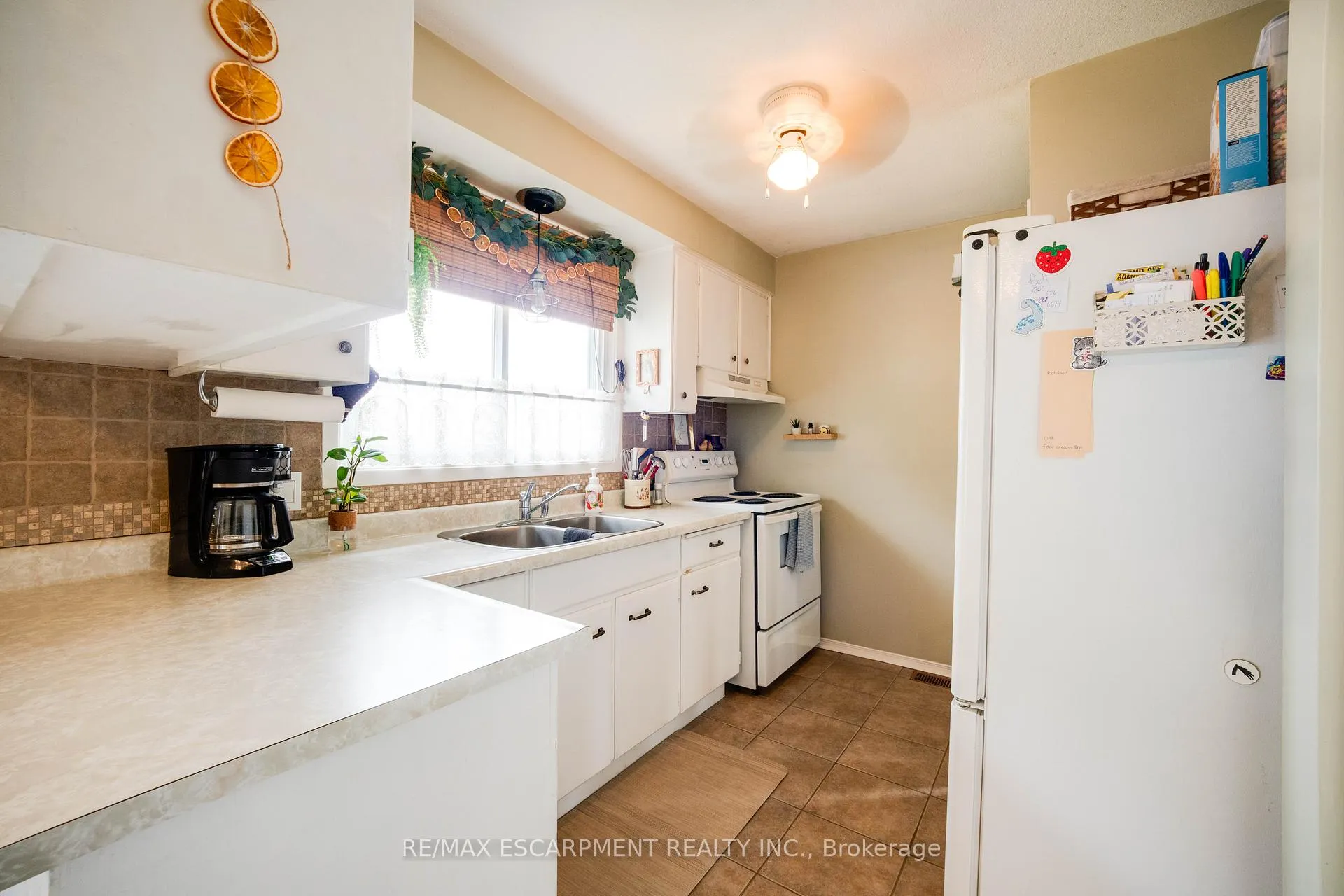 Photo 9 of 50 Ellenson Drive, Brantford — HOMEH