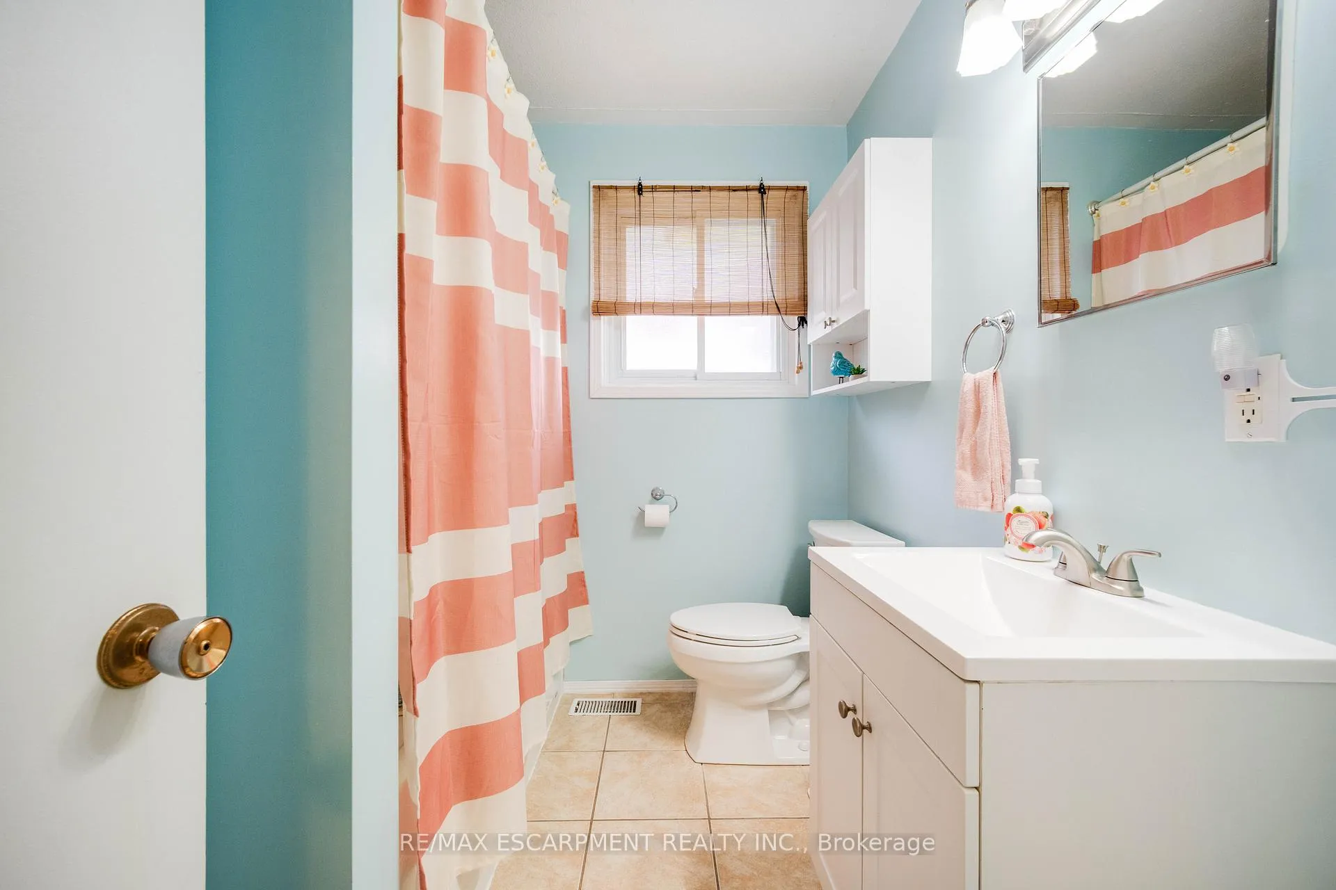 Photo 14 of 50 Ellenson Drive, Brantford — HOMEH