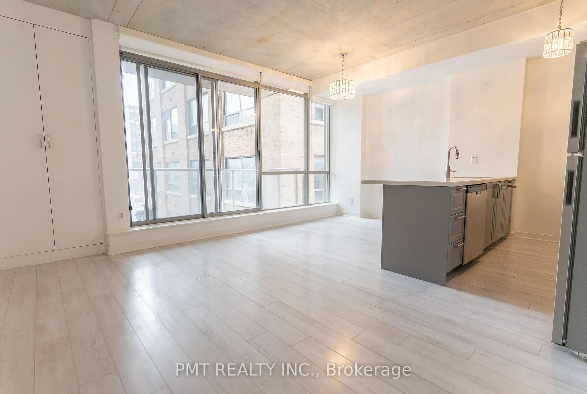 Photo 5 of Unit 401, 36 Charlotte Street, Toronto, Waterfront Communities — HOMEH