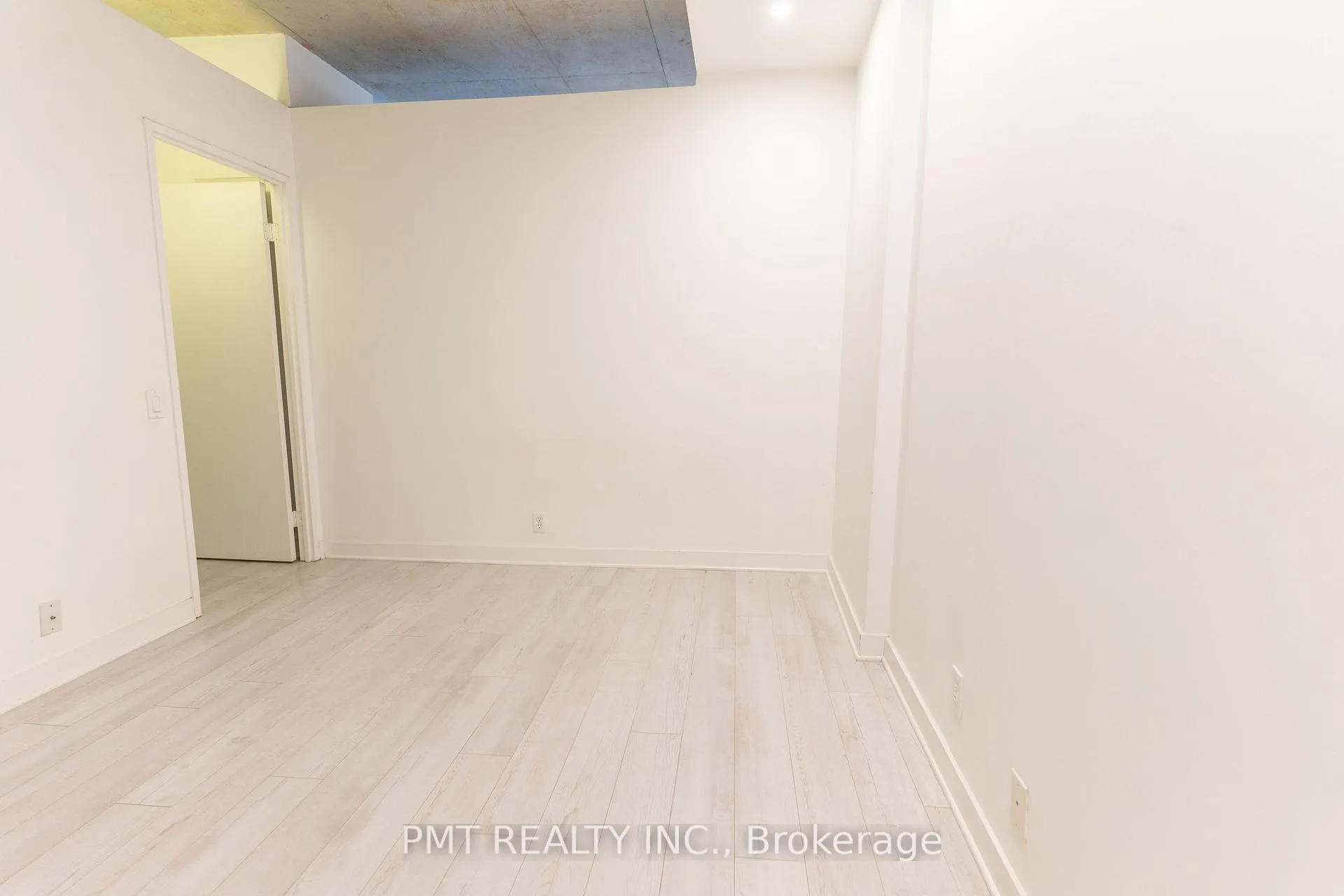 Photo 8 of Unit 401, 36 Charlotte Street, Toronto, Waterfront Communities — HOMEH
