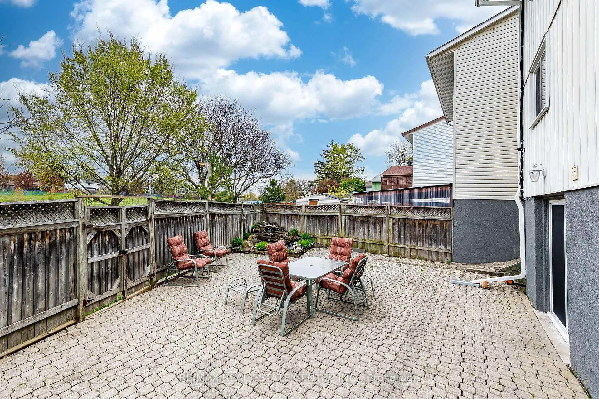 Photo 31 of 12 Homer Square, Brampton, Central Park — HOMEH