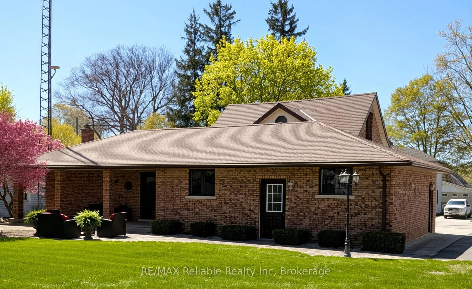 Photo 2 of 67 Rattenbury Street W, Central Huron, Clinton — HOMEH