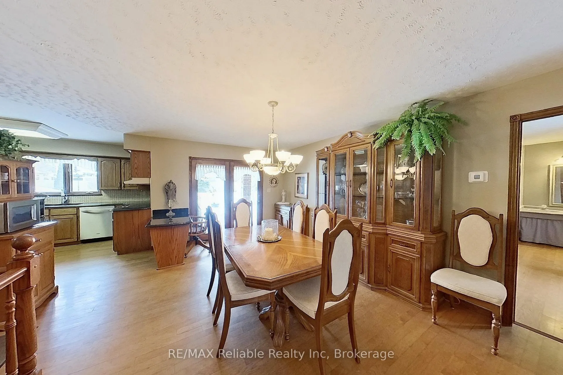 Photo 8 of 67 Rattenbury Street W, Central Huron, Clinton — HOMEH