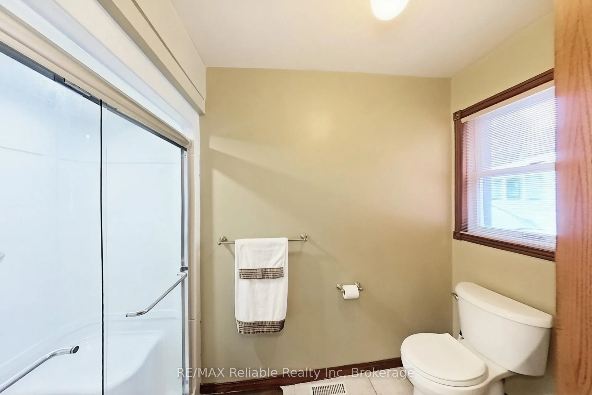 Photo 27 of 67 Rattenbury Street W, Central Huron, Clinton — HOMEH