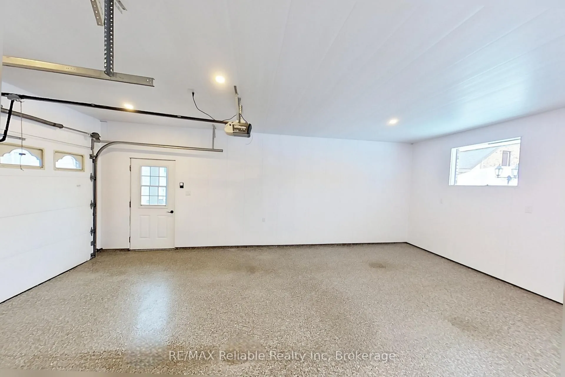 Photo 39 of 67 Rattenbury Street W, Central Huron, Clinton — HOMEH