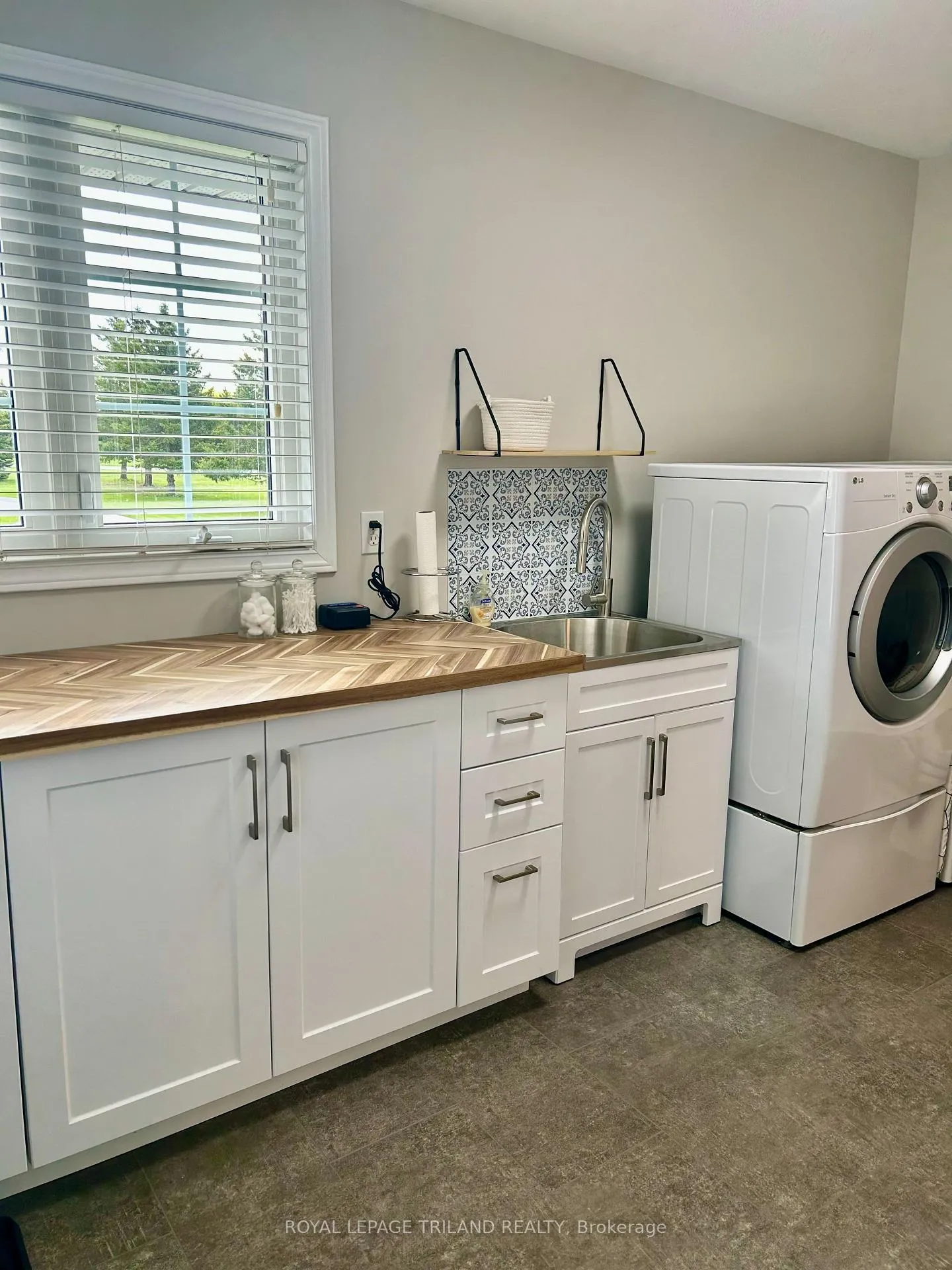 Photo 16 of 5017 Hamilton Road, Thames Centre, Rural Thames Centre — HOMEH
