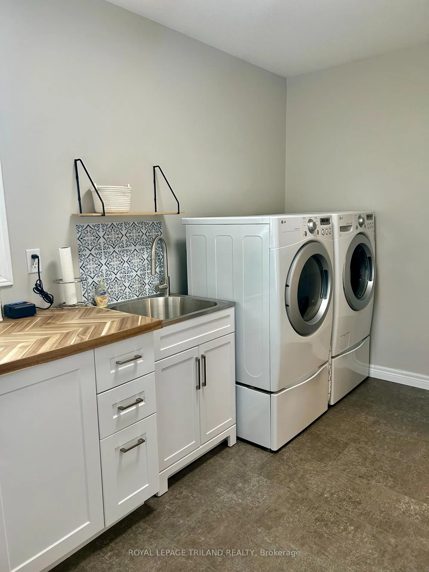 Photo 17 of 5017 Hamilton Road, Thames Centre, Rural Thames Centre — HOMEH