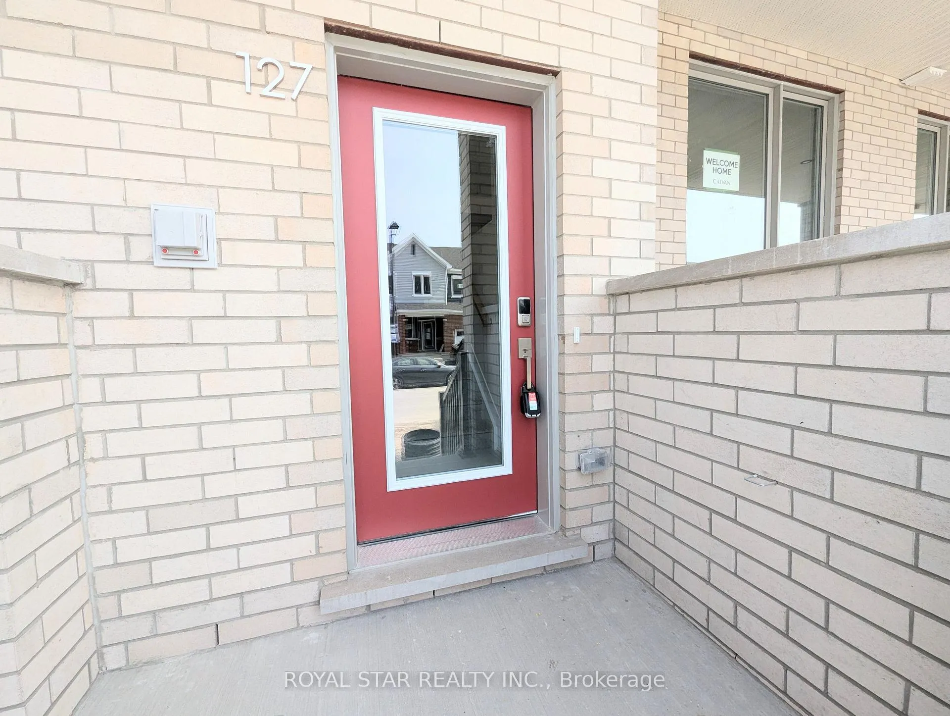 Photo 2 of 127 Beebalm Crescent, Ottawa, Barrhaven - Half Moon Bay — HOMEH