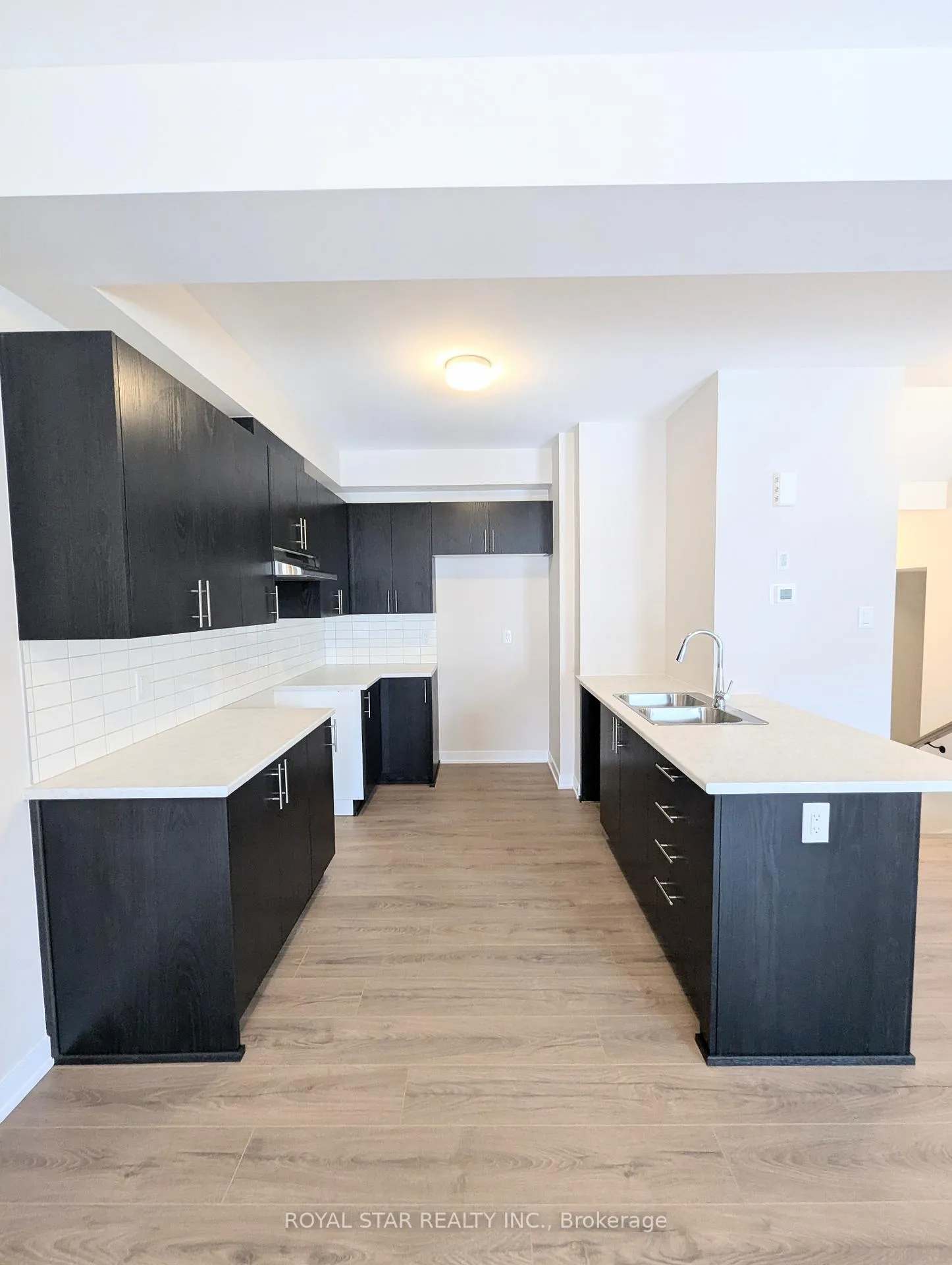 Photo 5 of 127 Beebalm Crescent, Ottawa, Barrhaven - Half Moon Bay — HOMEH