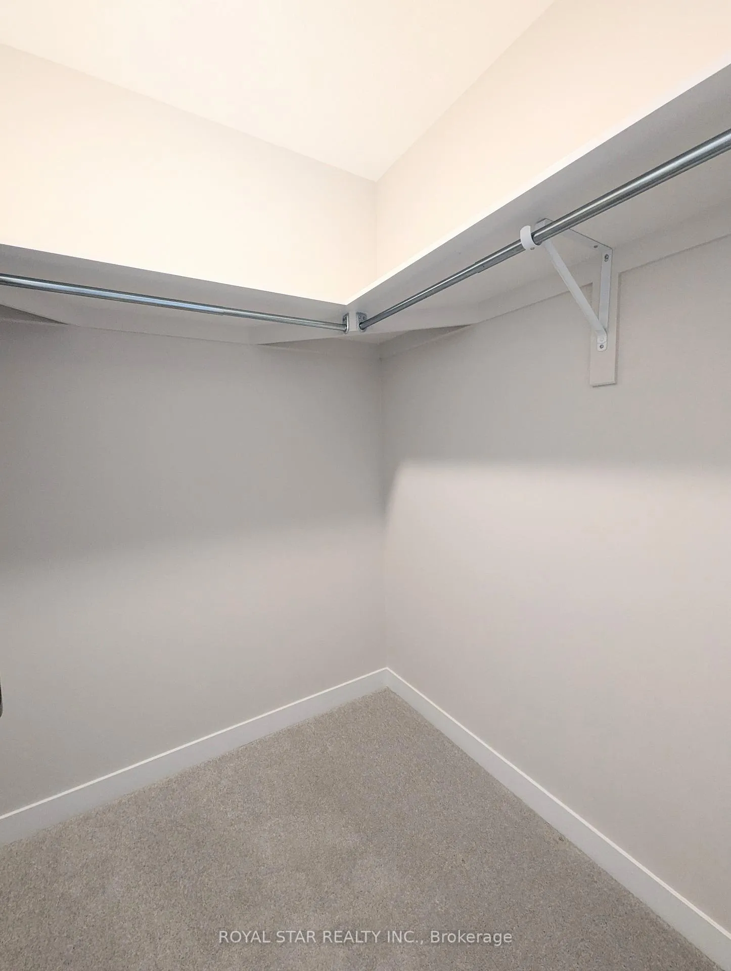 Photo 10 of 127 Beebalm Crescent, Ottawa, Barrhaven - Half Moon Bay — HOMEH