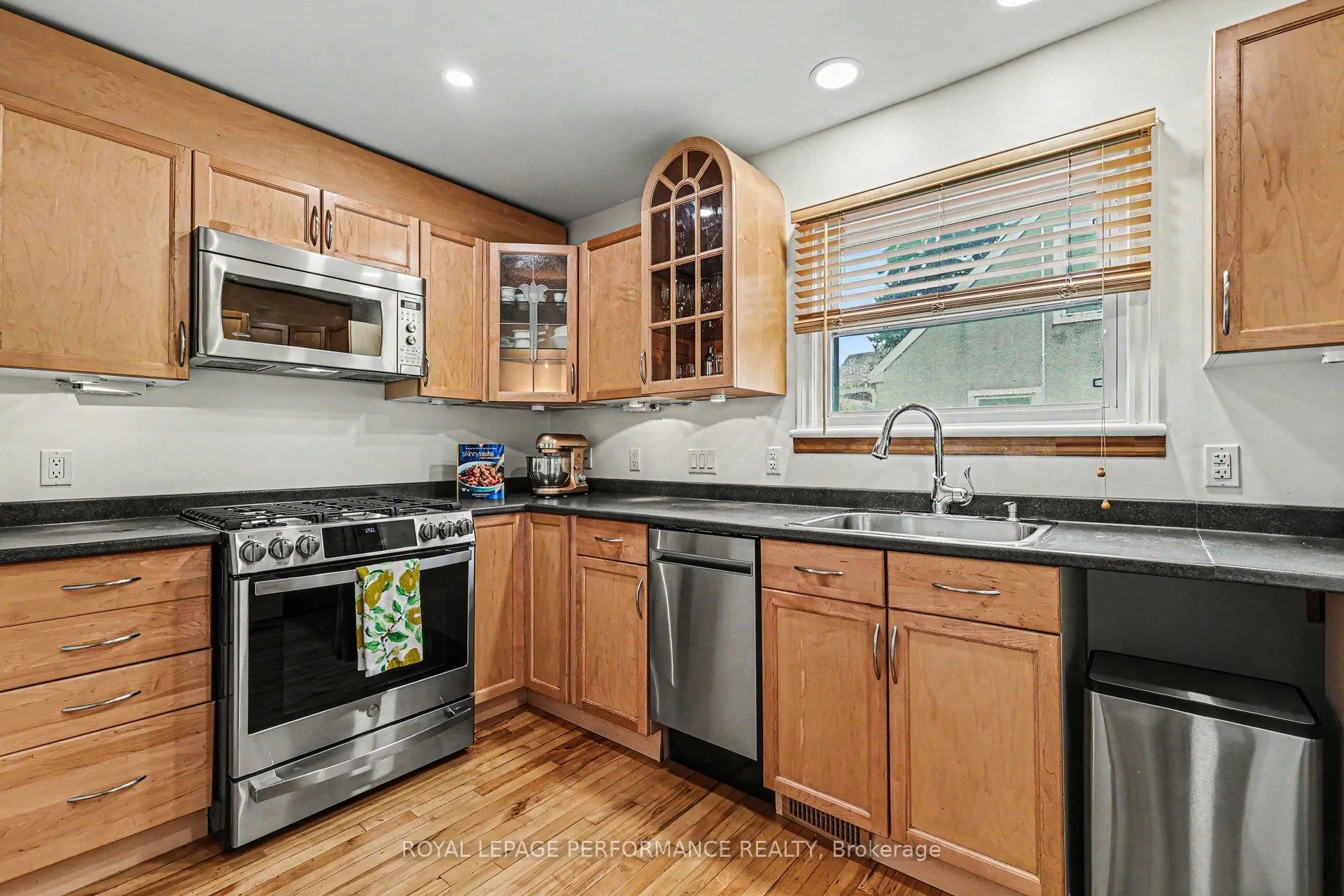 Photo 7 of 5 Marshall Avenue, Ottawa, Carlington — HOMEH