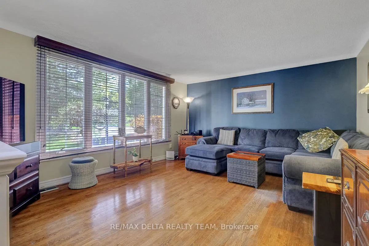 Photo 3 of 1079 Laporte Street, Ottawa, Beacon Hill South — HOMEH
