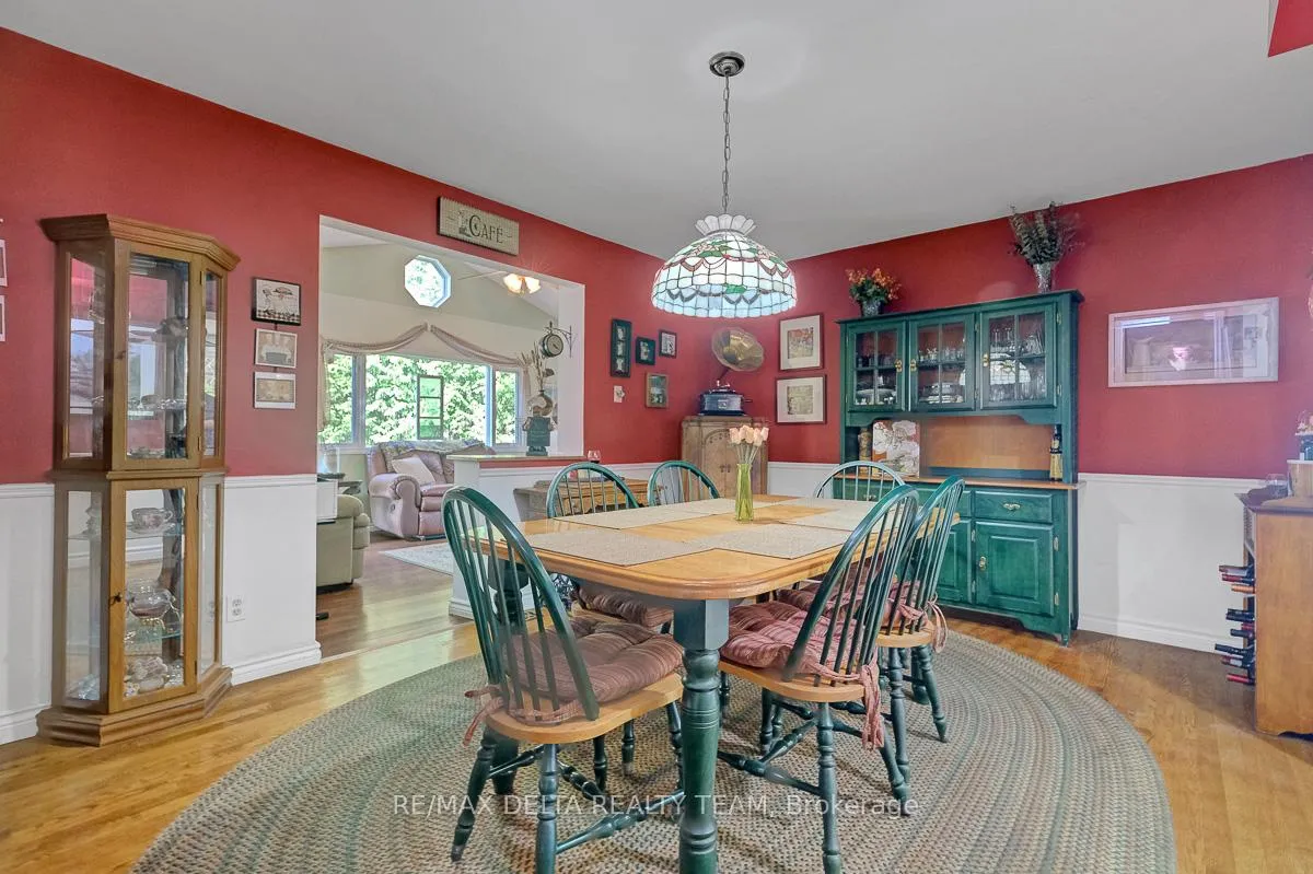 Photo 5 of 1079 Laporte Street, Ottawa, Beacon Hill South — HOMEH