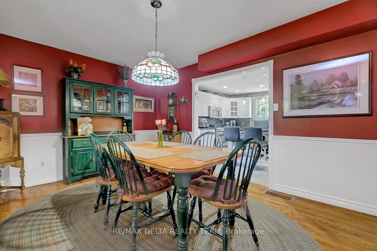 Photo 6 of 1079 Laporte Street, Ottawa, Beacon Hill South — HOMEH