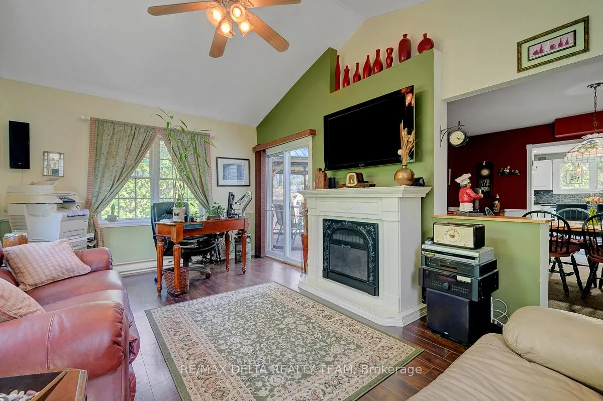 Photo 9 of 1079 Laporte Street, Ottawa, Beacon Hill South — HOMEH