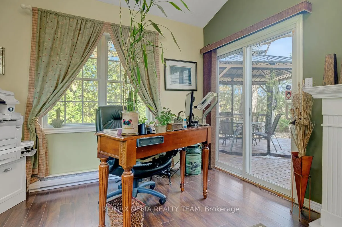 Photo 10 of 1079 Laporte Street, Ottawa, Beacon Hill South — HOMEH
